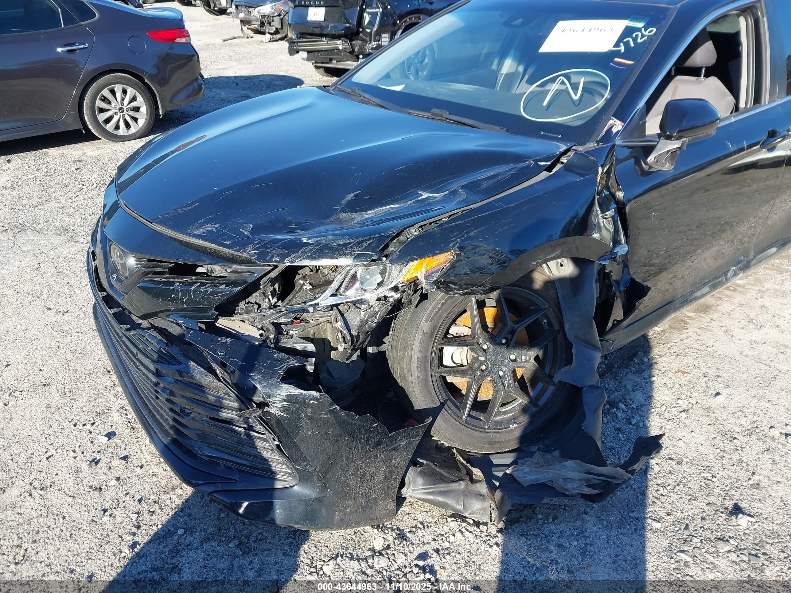 TOYOTA CAMRY image 6