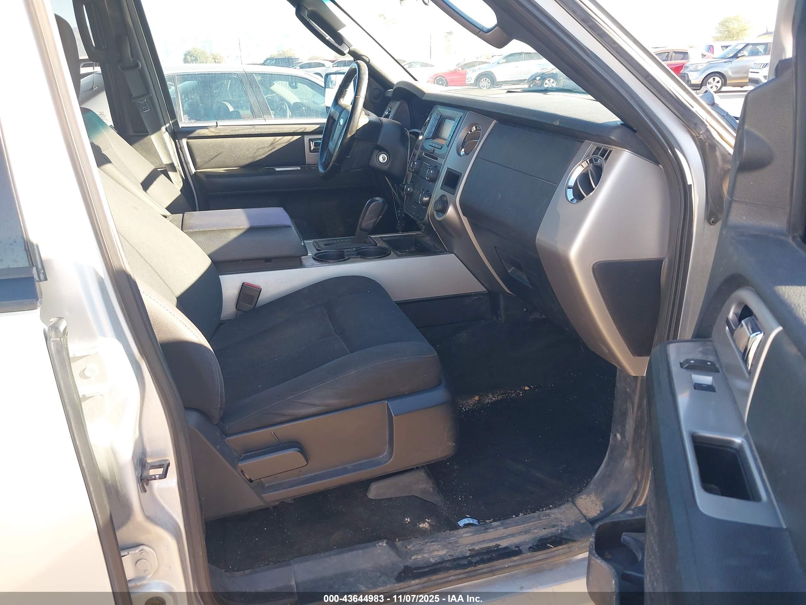 FORD EXPEDITION image 5