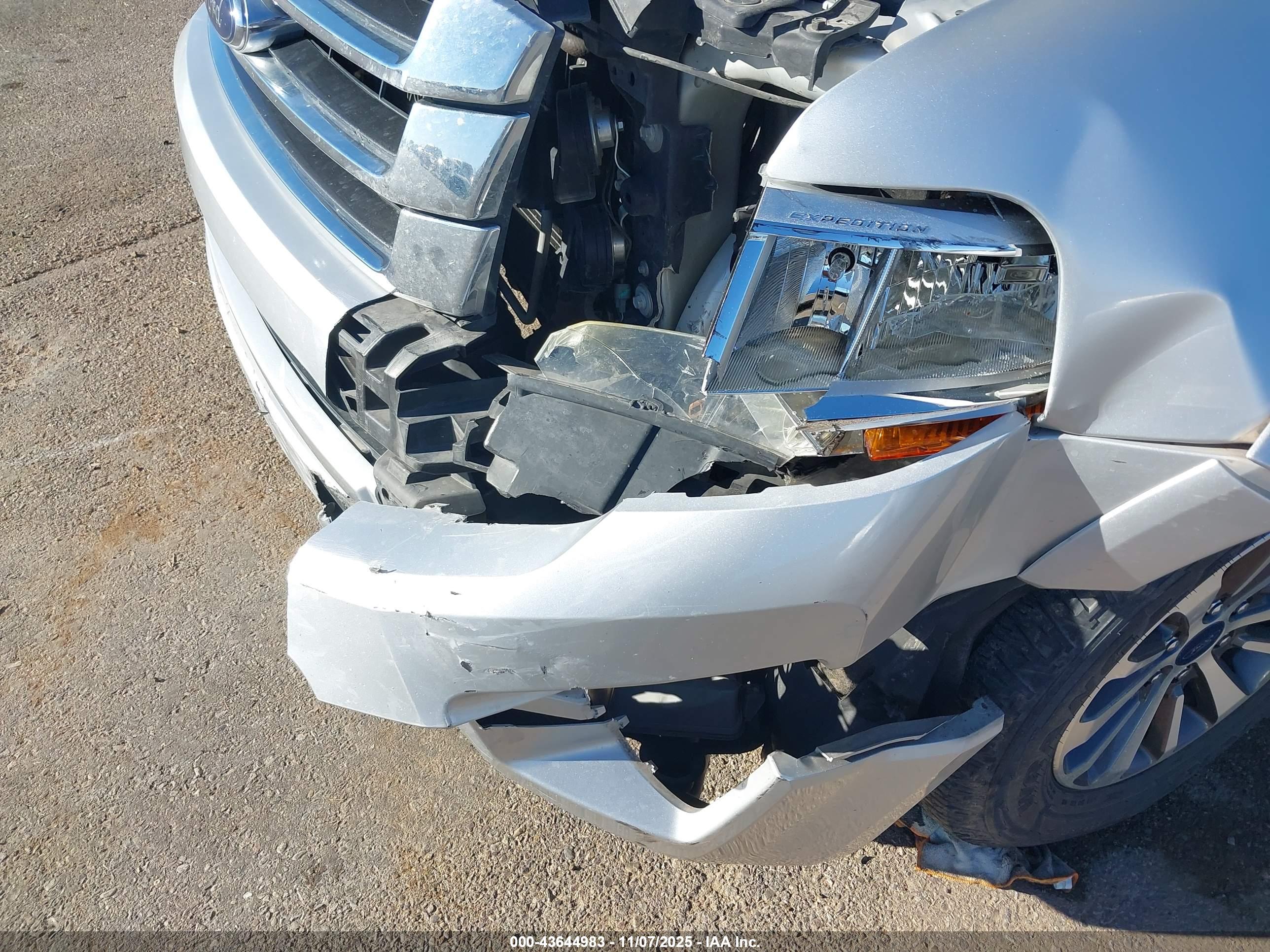 FORD EXPEDITION image 6