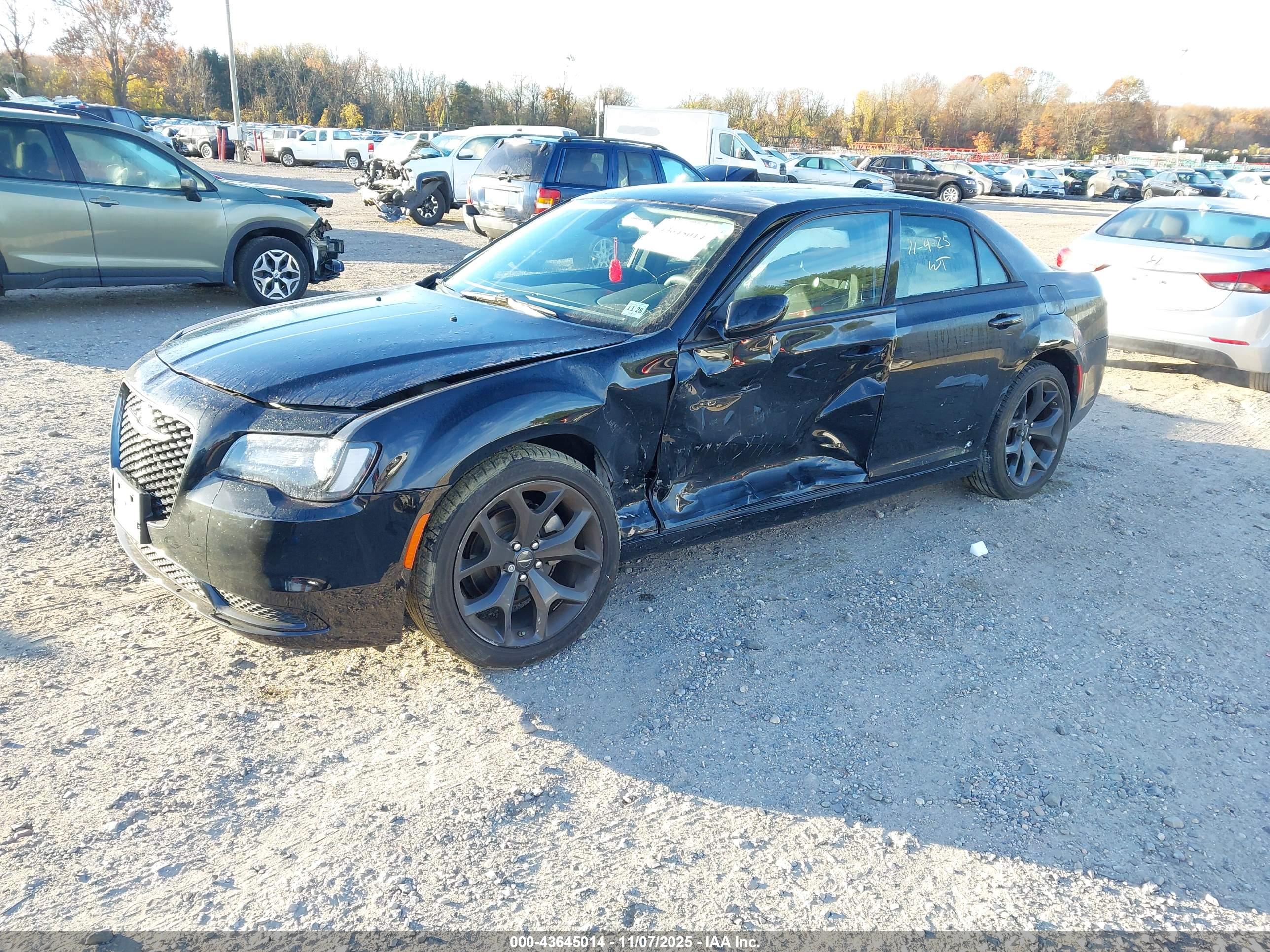 CHRYSLER 300 image 2