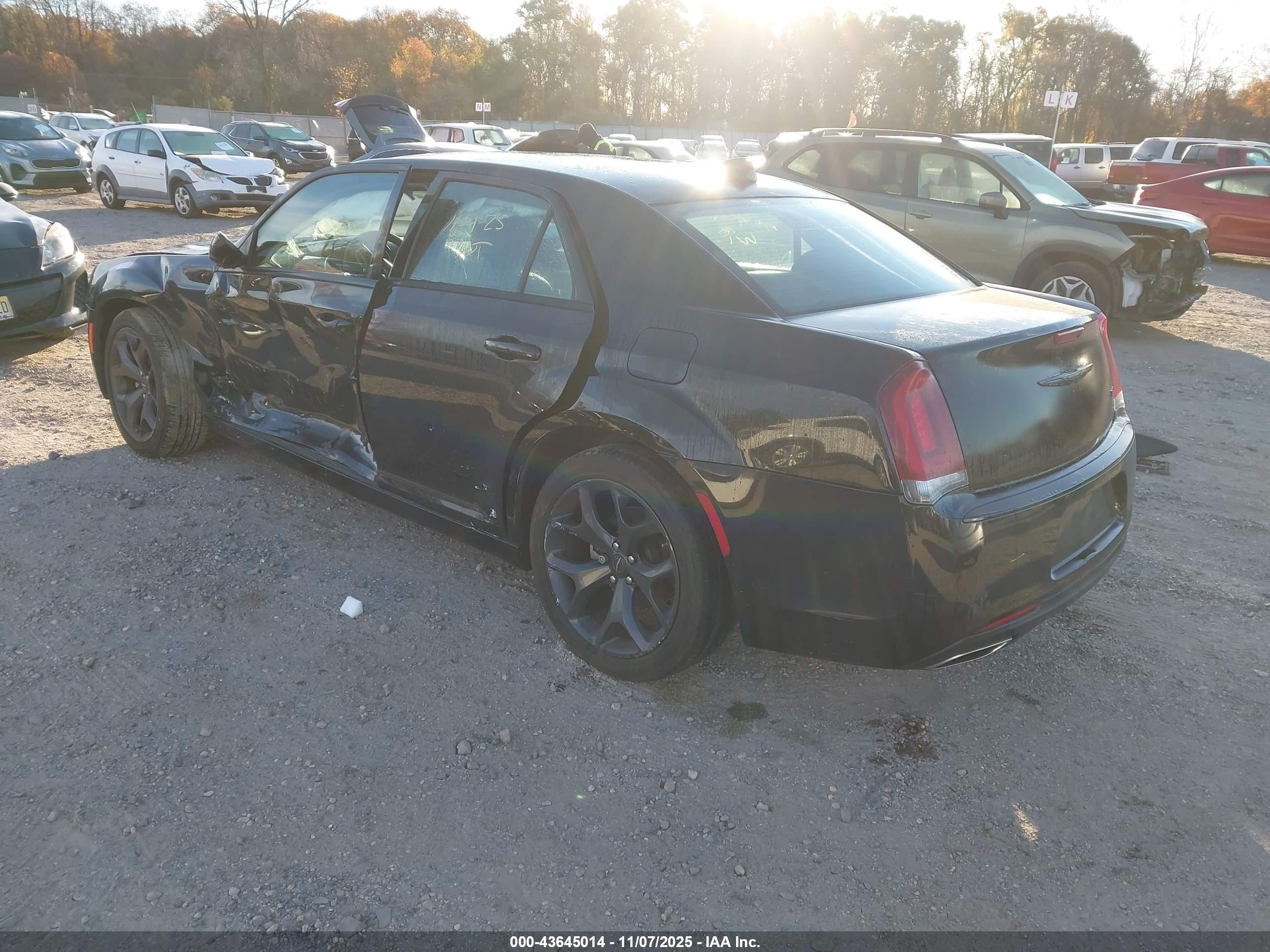 CHRYSLER 300 image 3