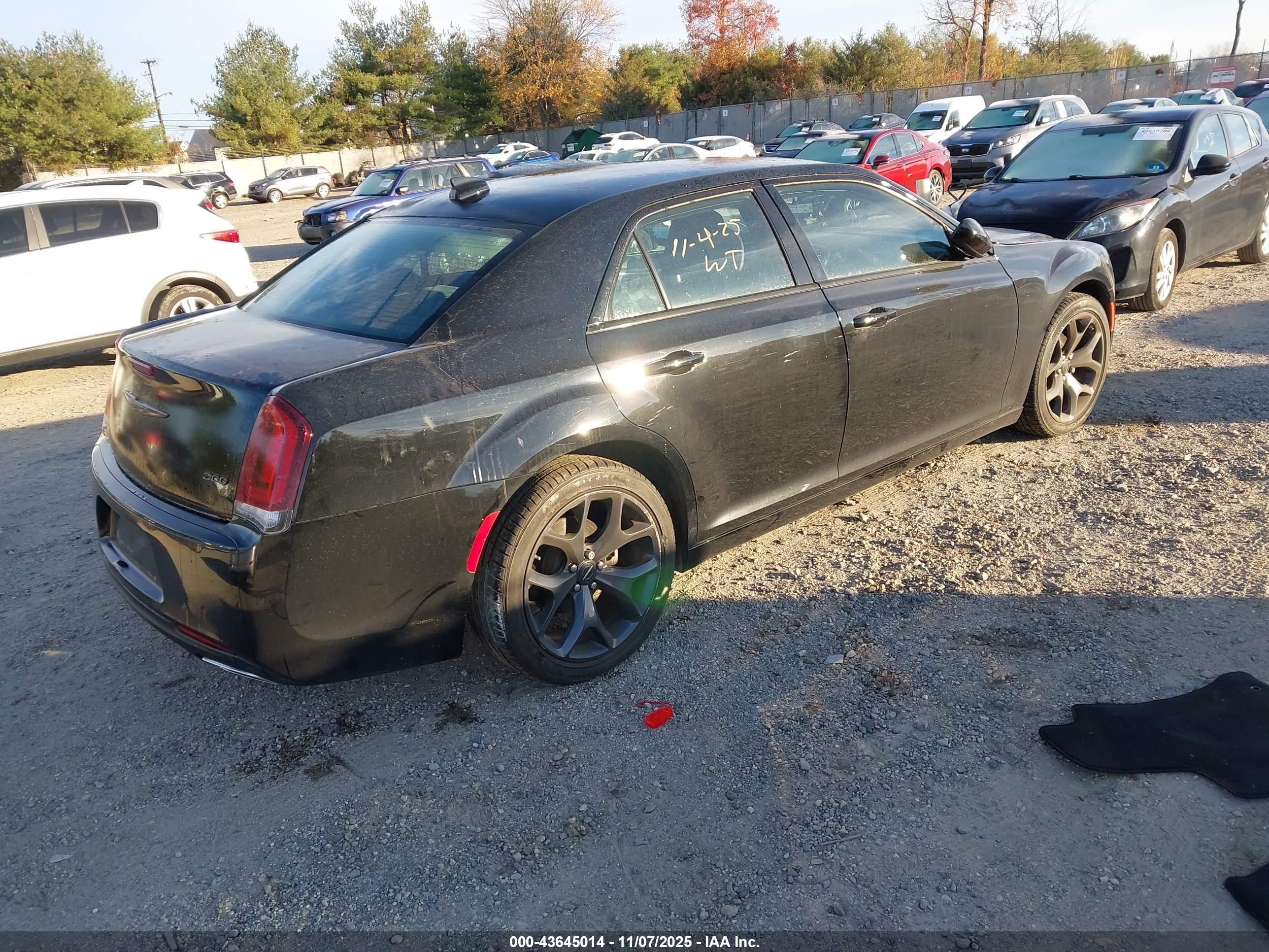 CHRYSLER 300 image 4