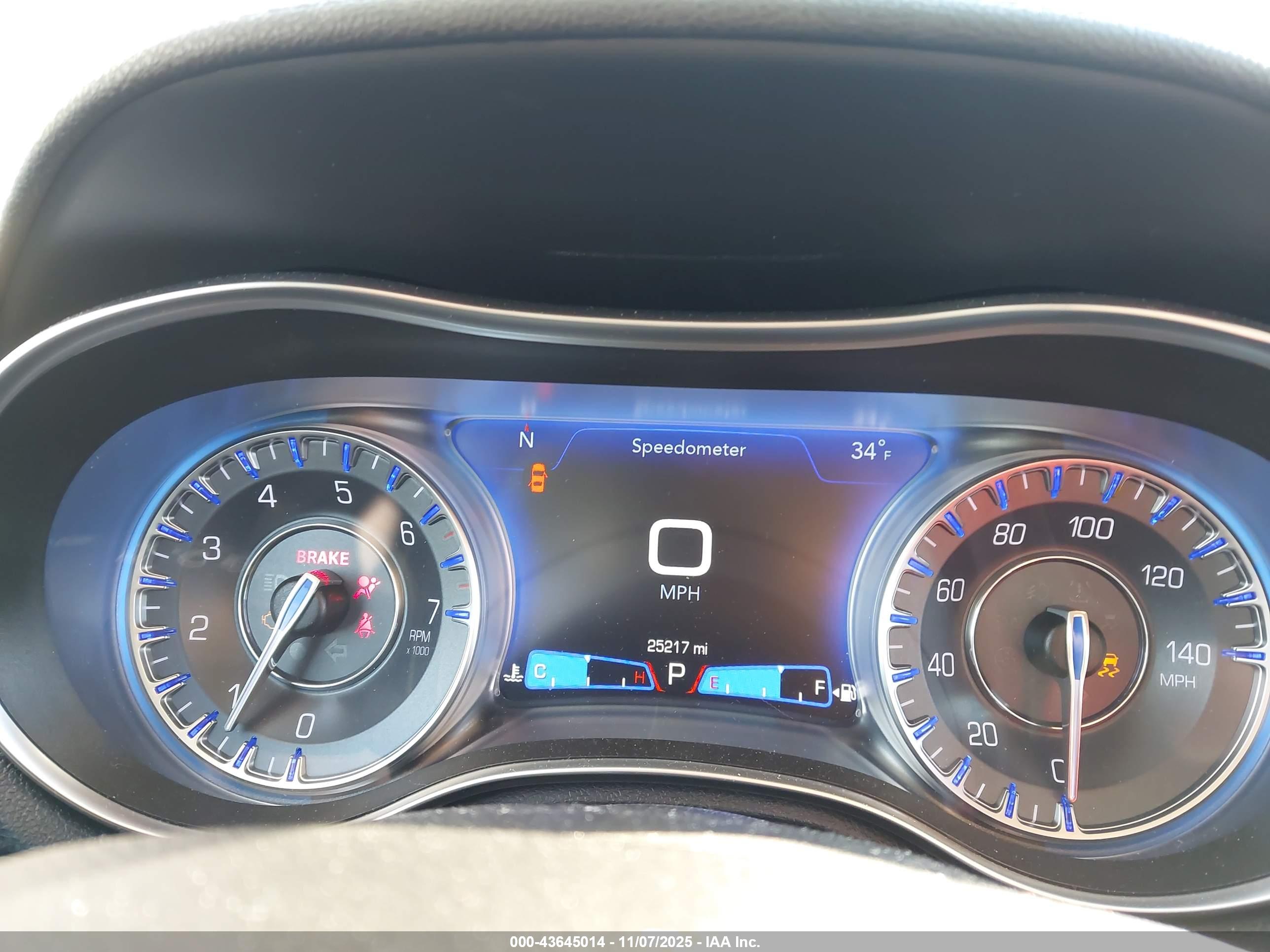CHRYSLER 300 image 7