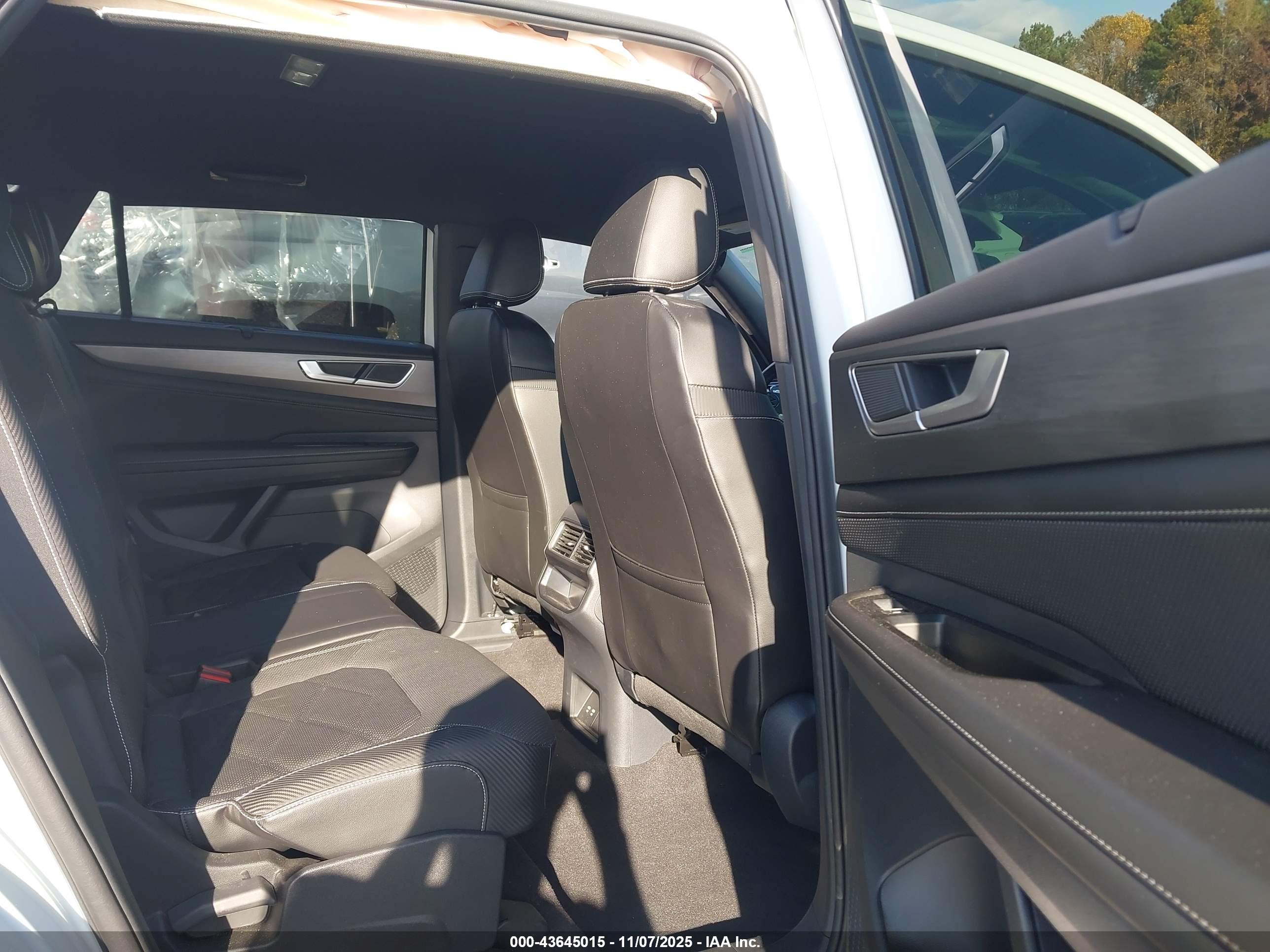 VOLKSWAGEN ATLAS image 8
