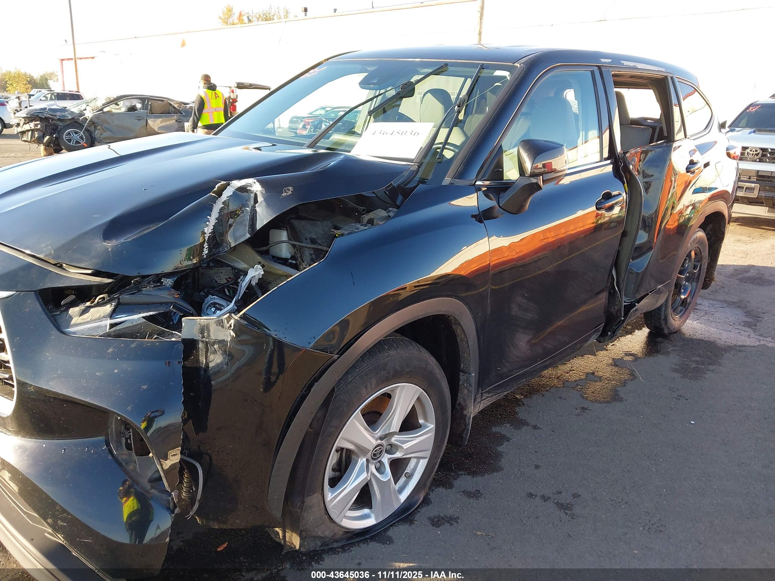 TOYOTA HIGHLANDER image 6