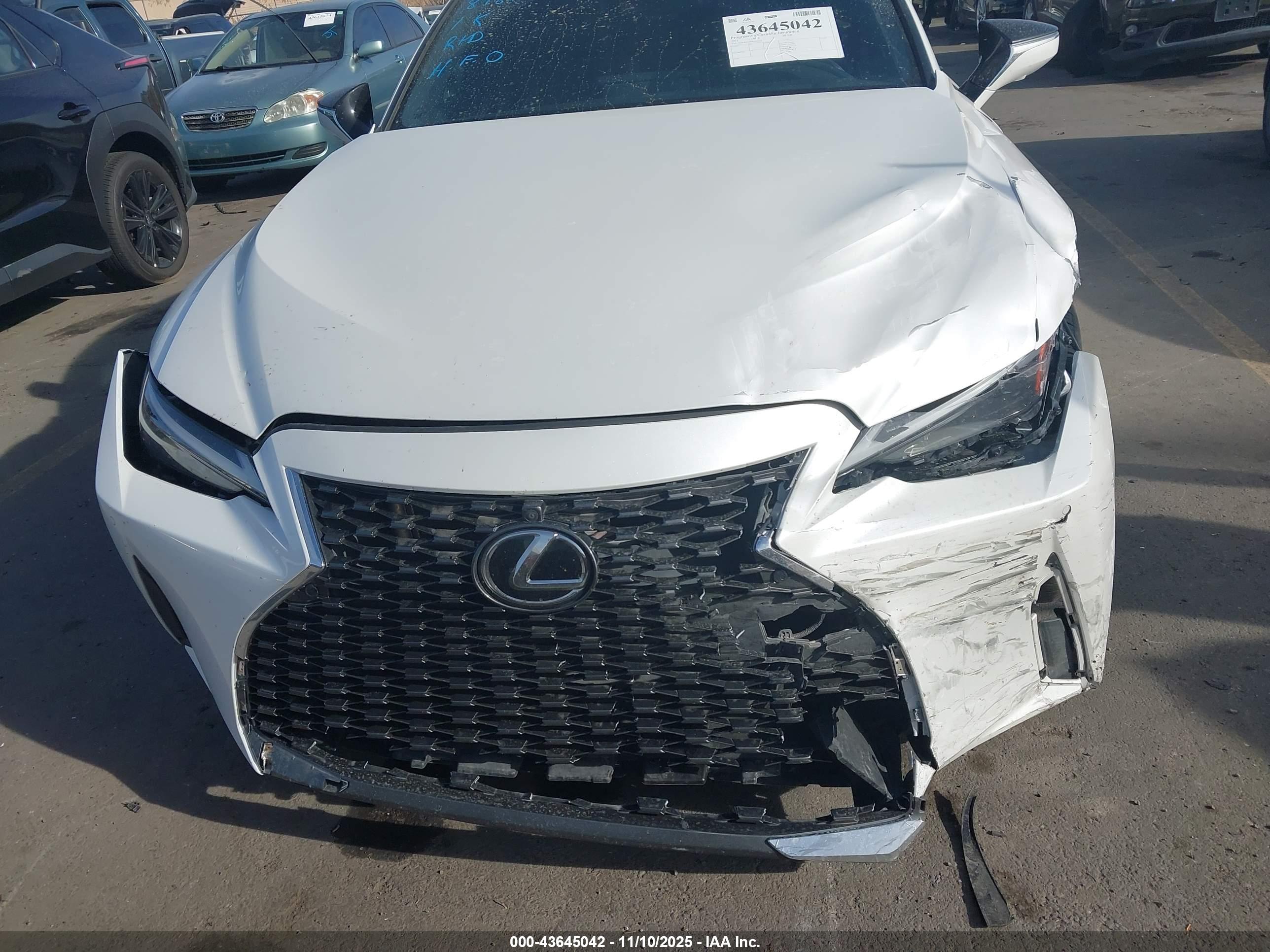LEXUS IS image 6