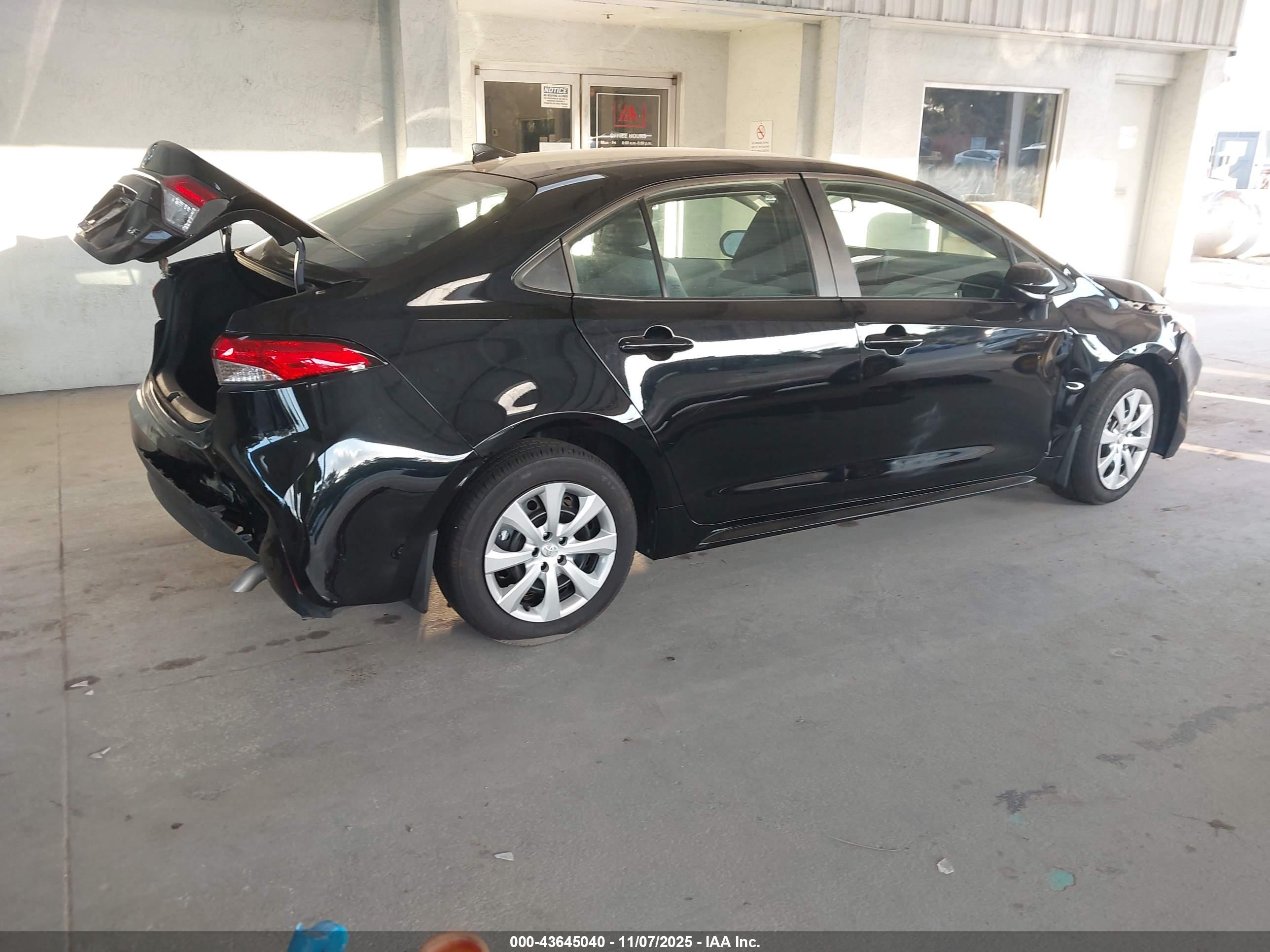 TOYOTA COROLLA image 4
