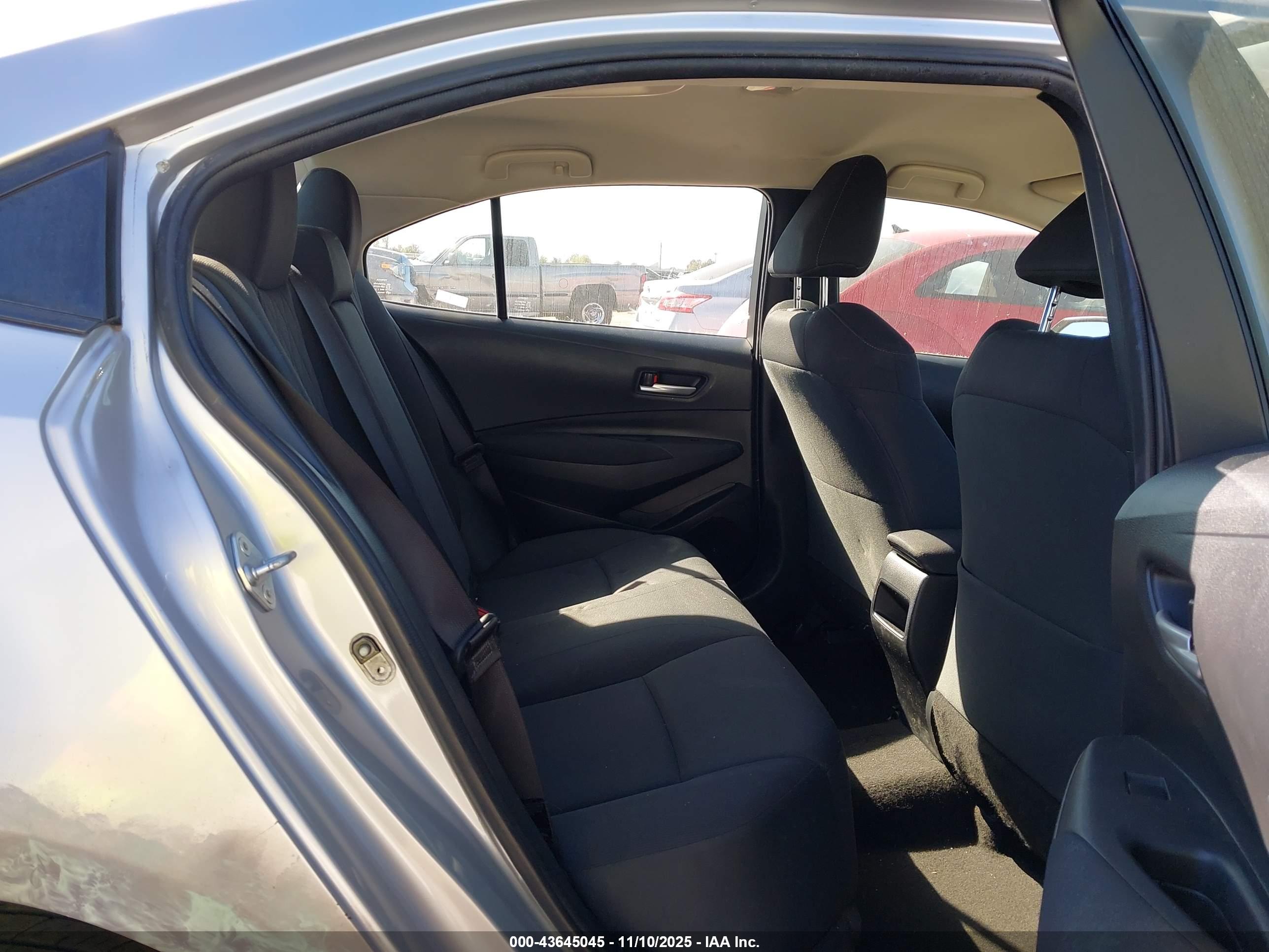 TOYOTA COROLLA image 8