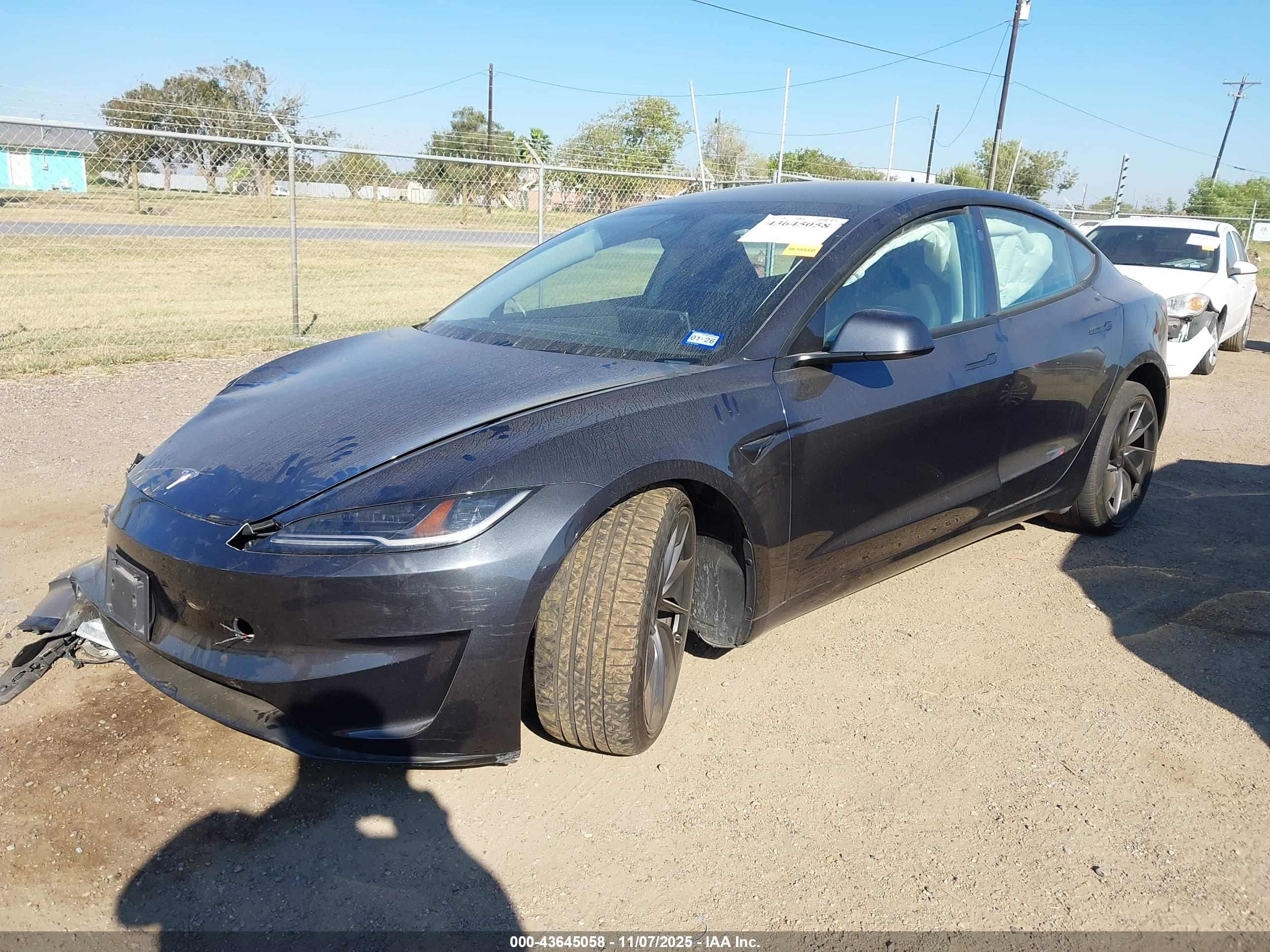 TESLA MODEL image 2