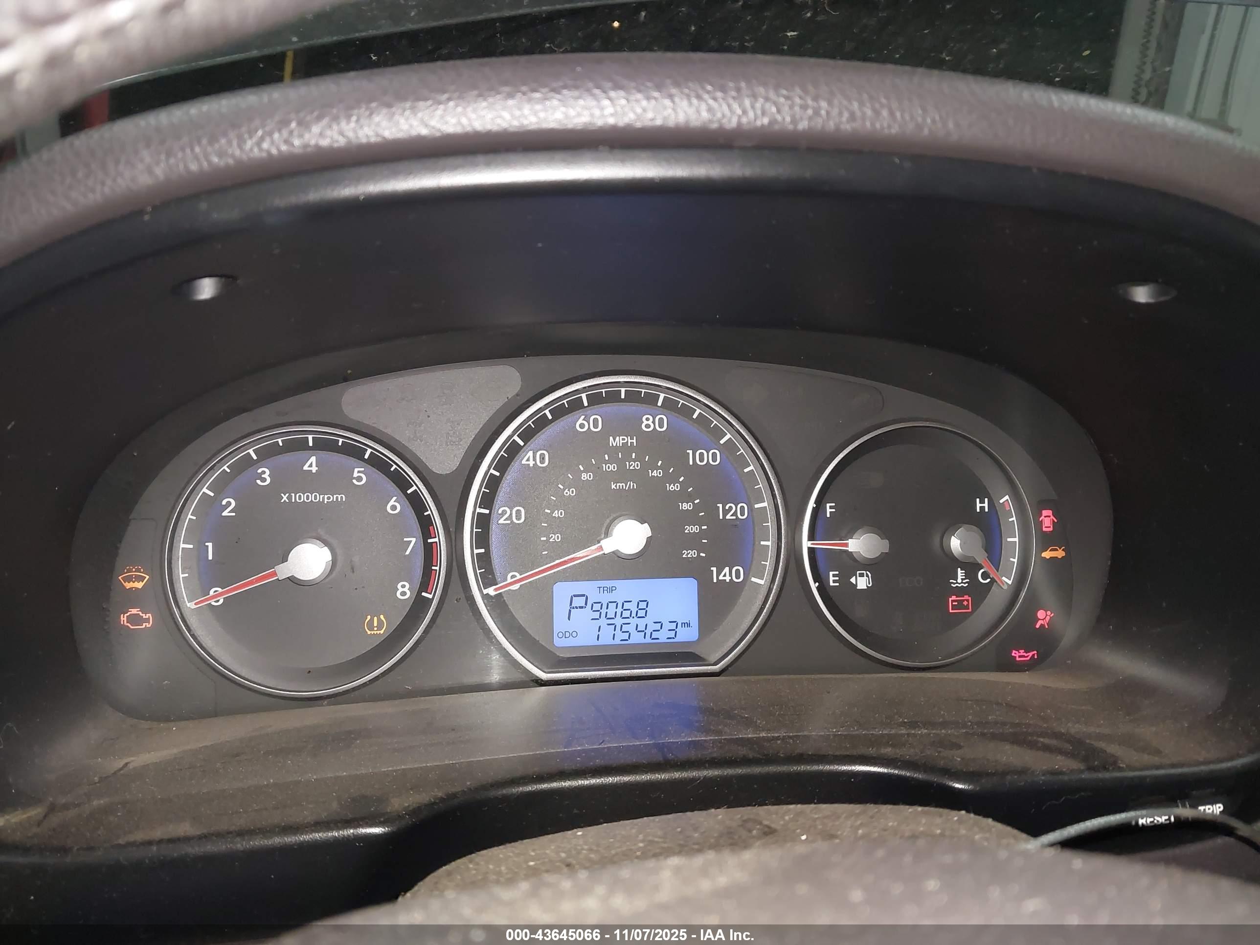 HYUNDAI SANTA image 7