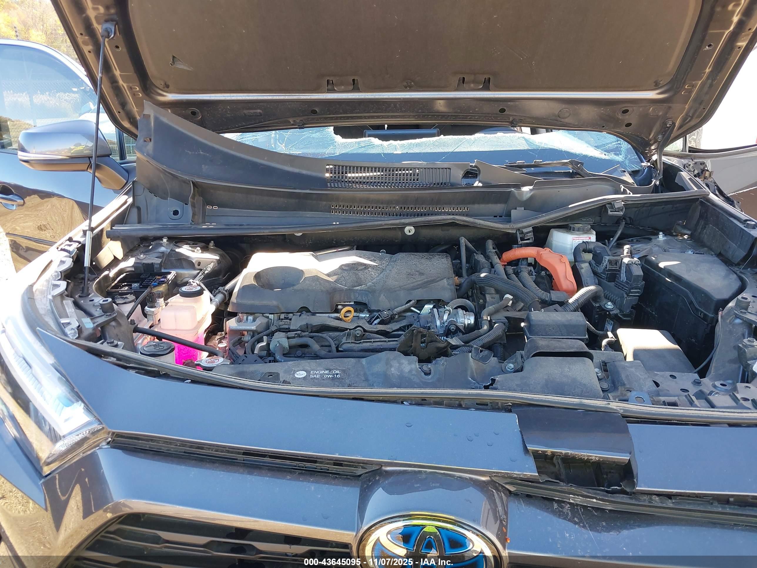 TOYOTA RAV4 image 10