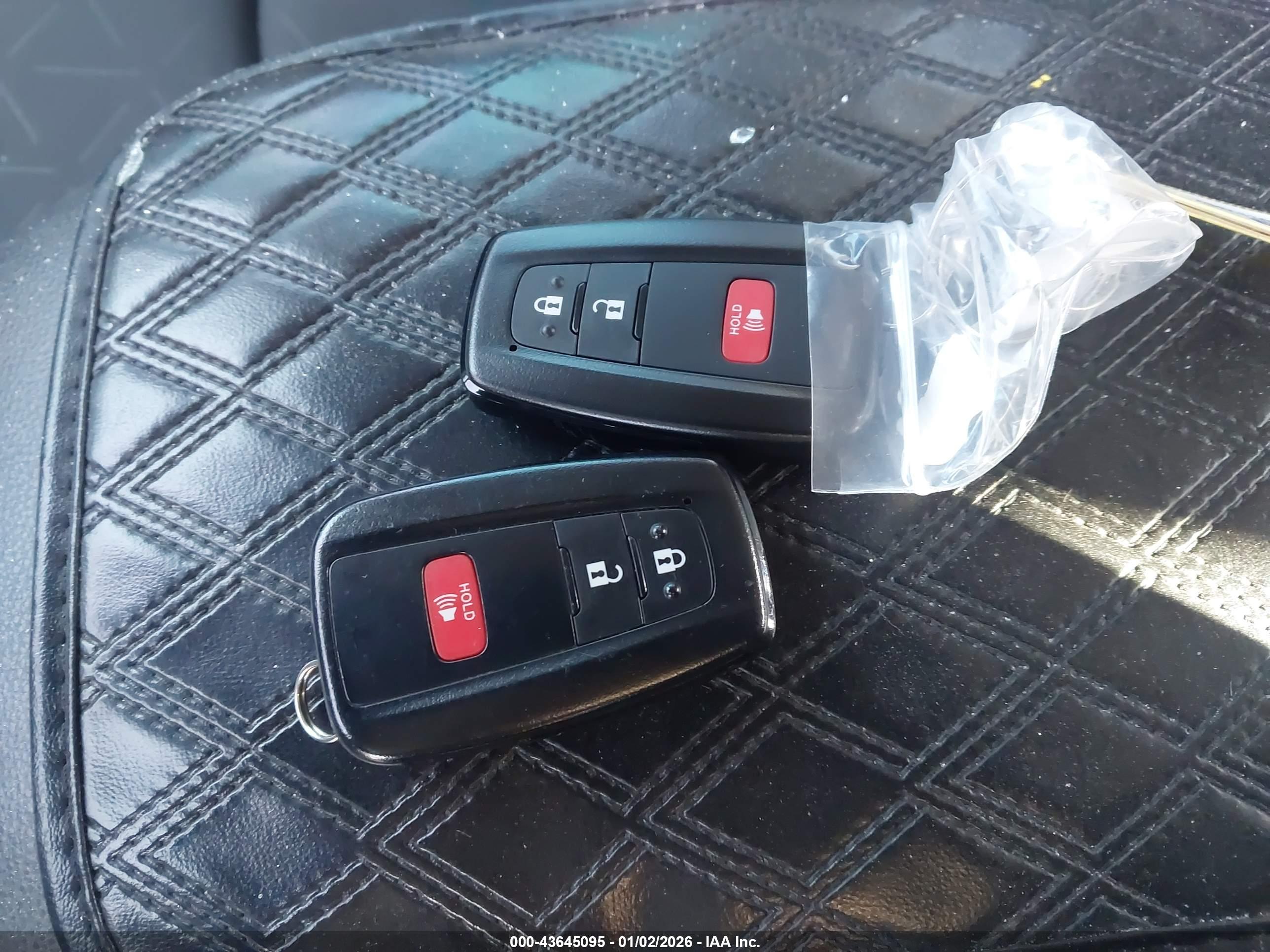 TOYOTA RAV4 image 11