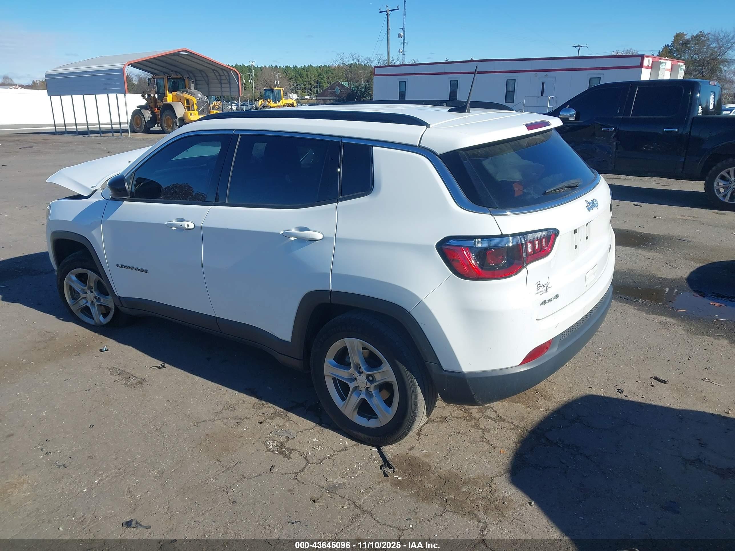 JEEP COMPASS image 3