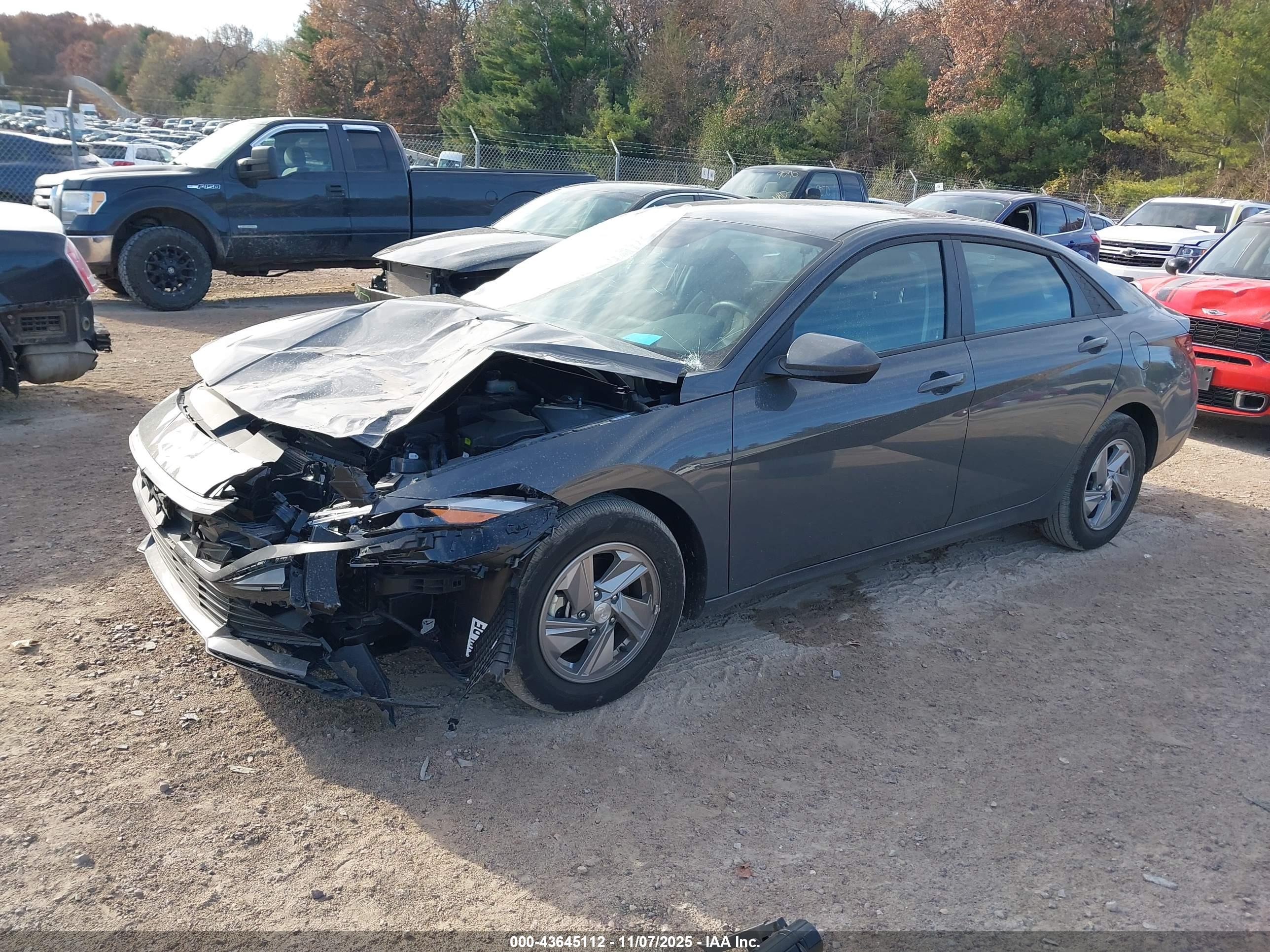 HYUNDAI ELANTRA image 2