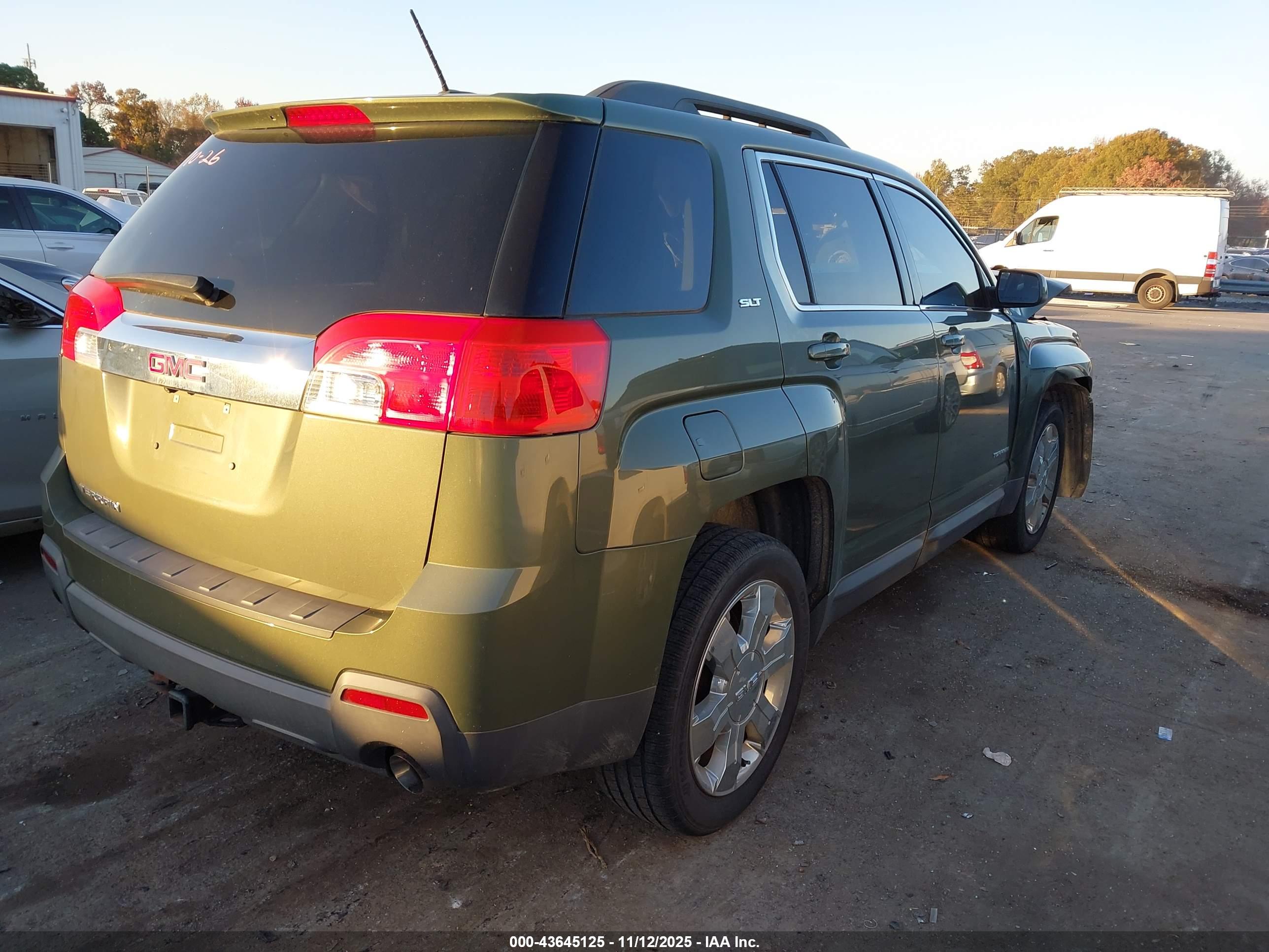 GMC TERRAIN image 4