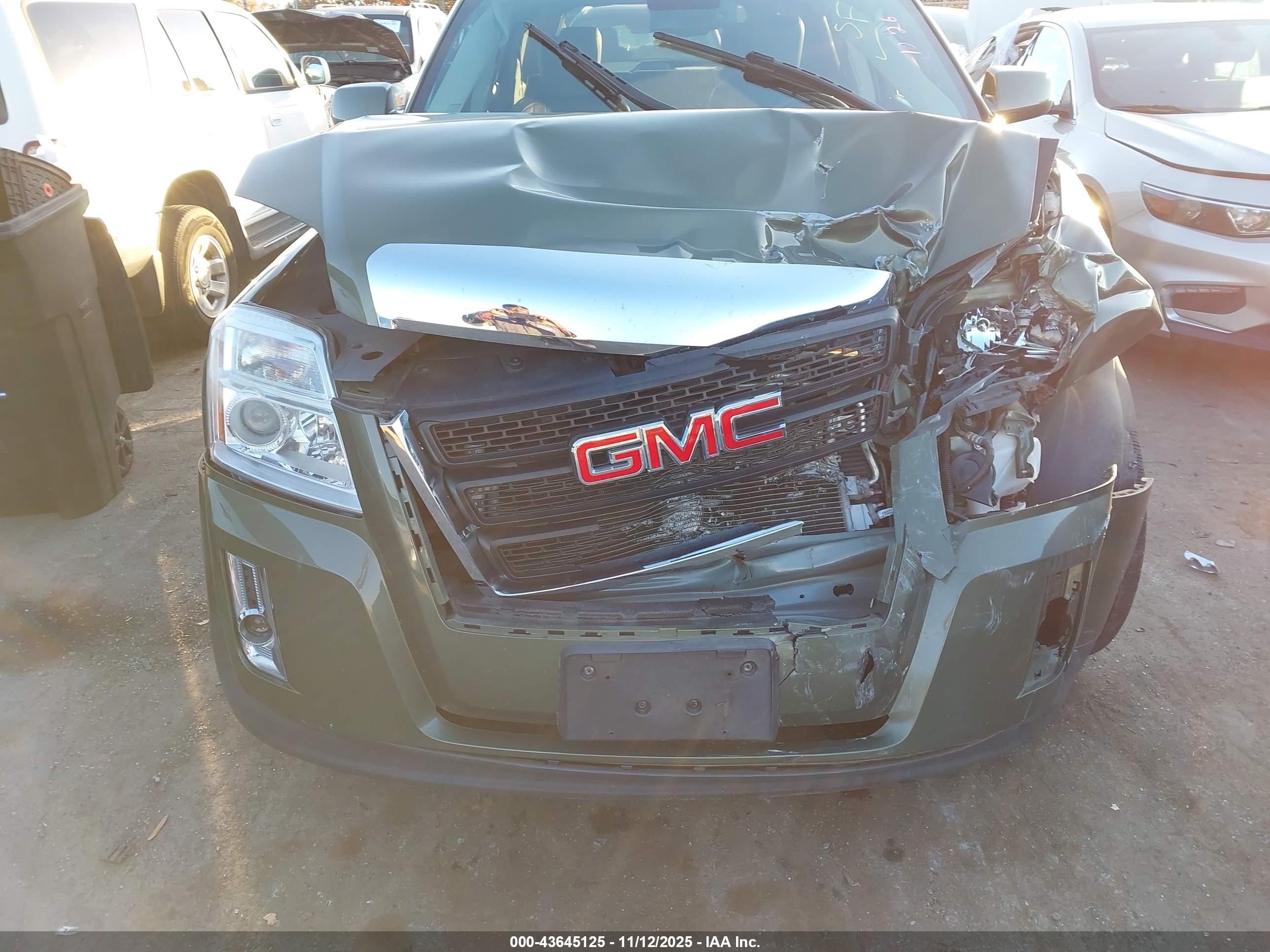 GMC TERRAIN image 6