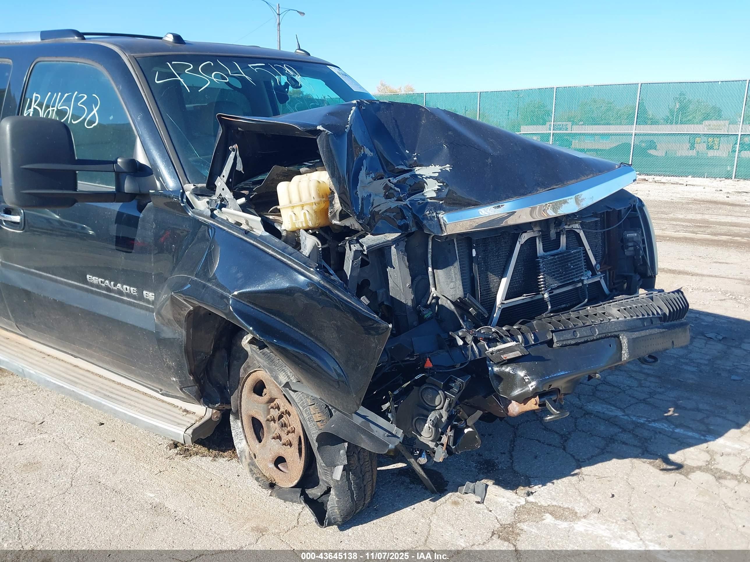 CADILLAC ESCALADE image 6