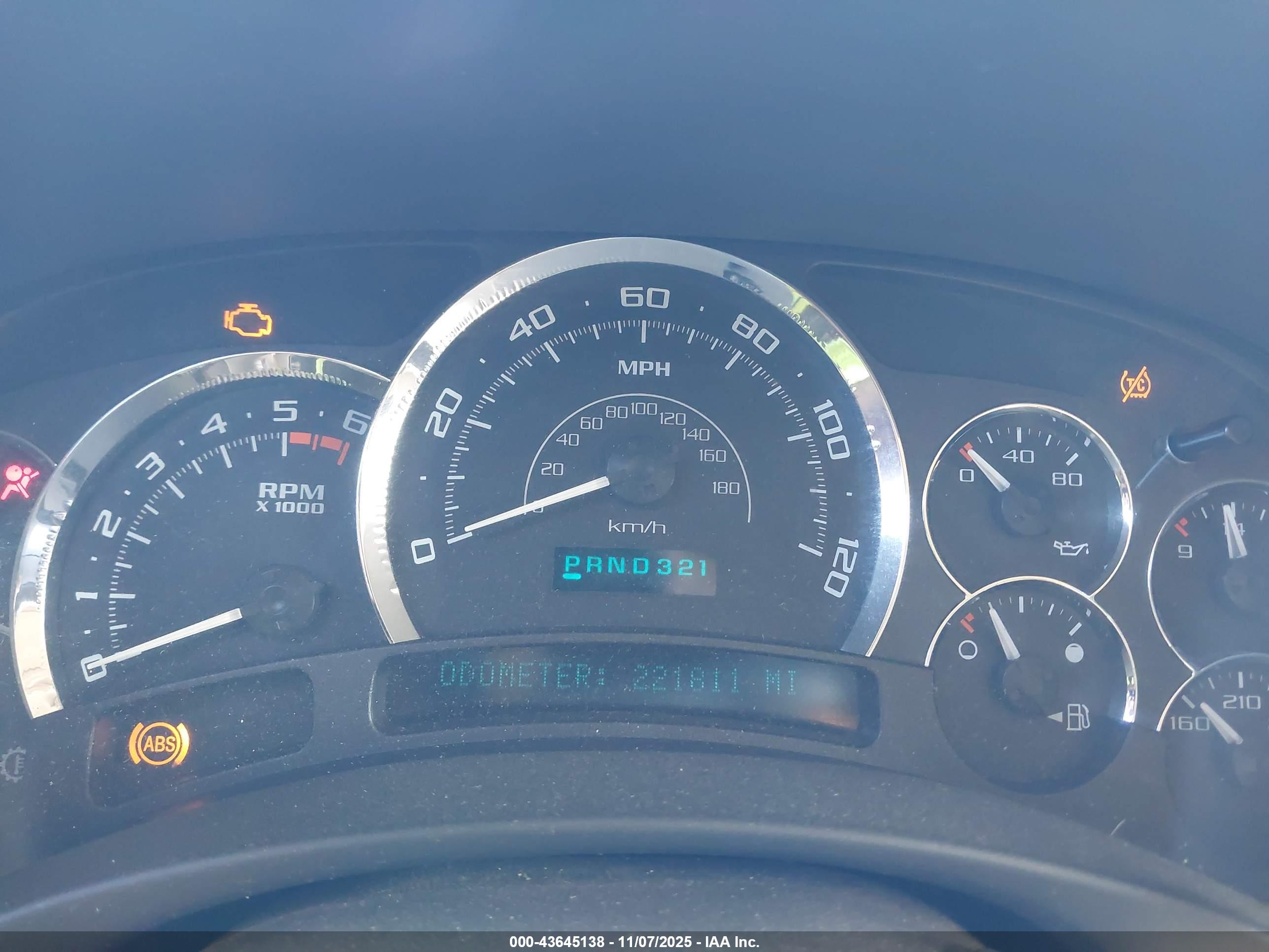CADILLAC ESCALADE image 7