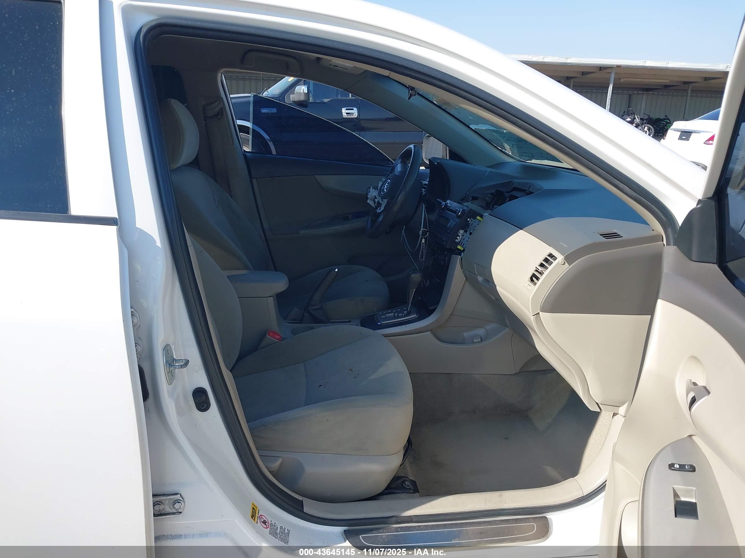 TOYOTA COROLLA image 5