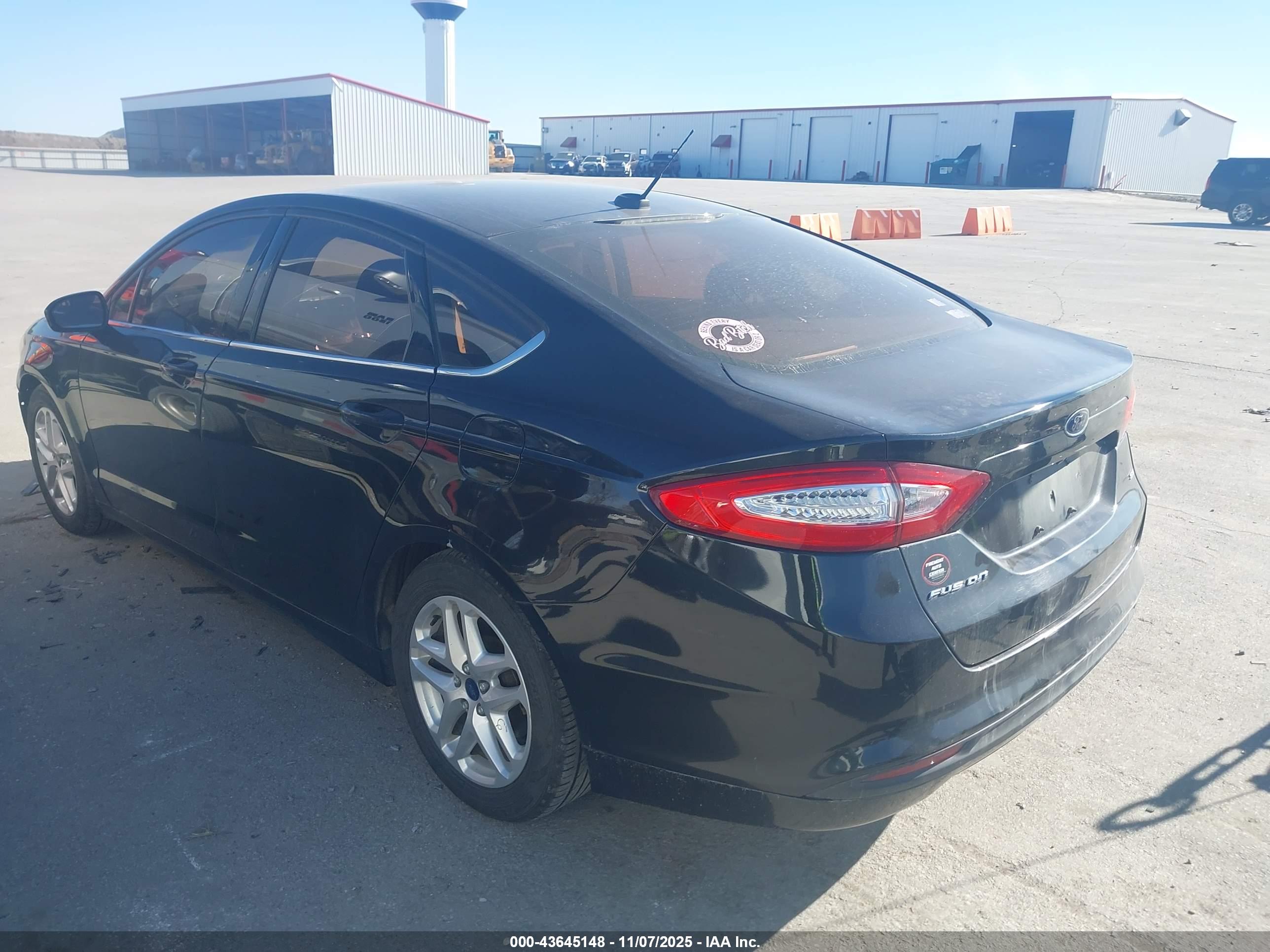 FORD FUSION image 3