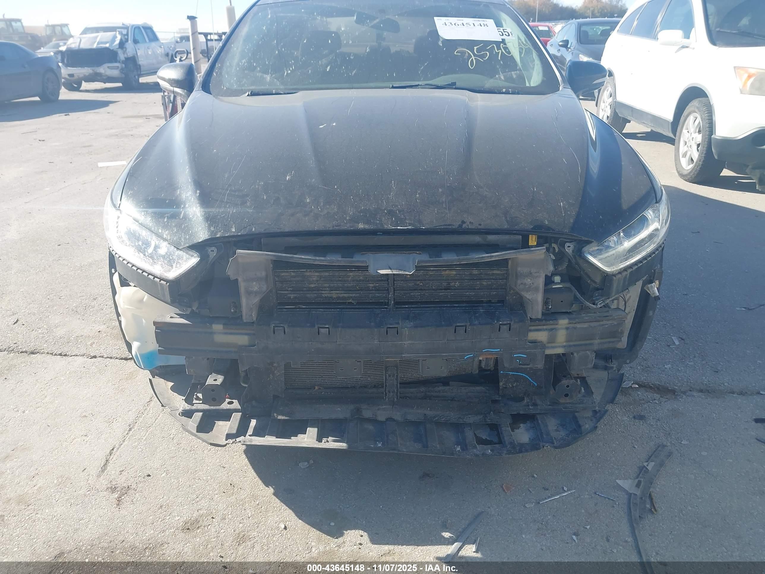 FORD FUSION image 6