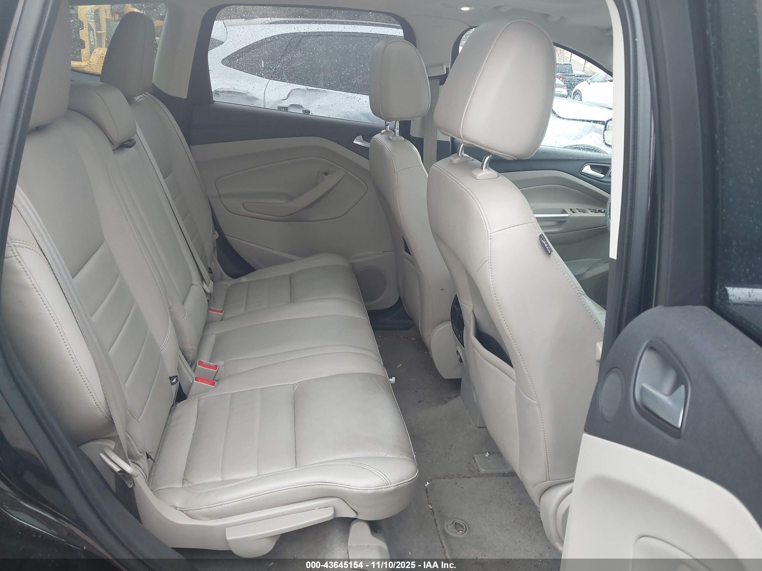FORD ESCAPE image 8