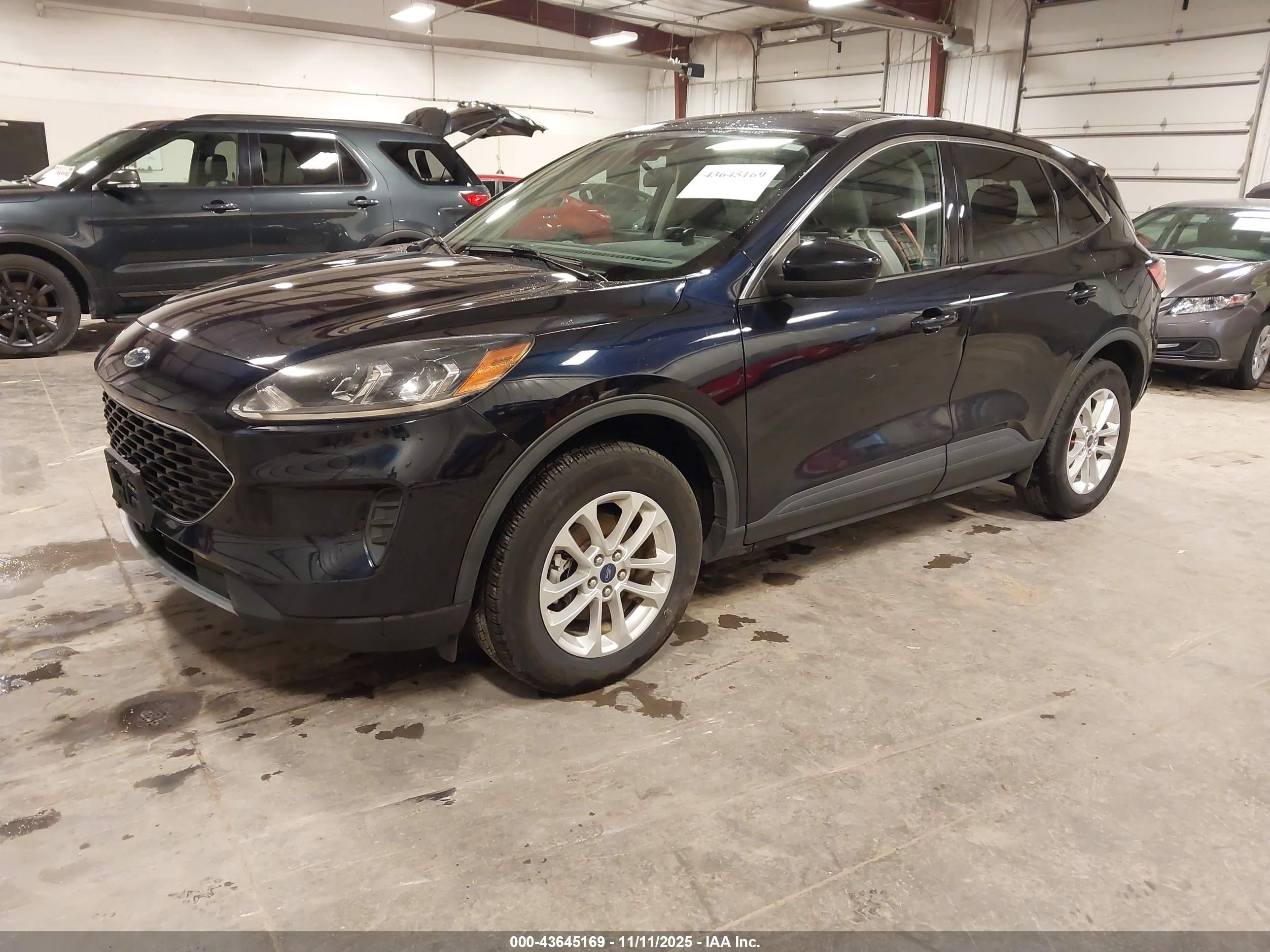 FORD ESCAPE image 2