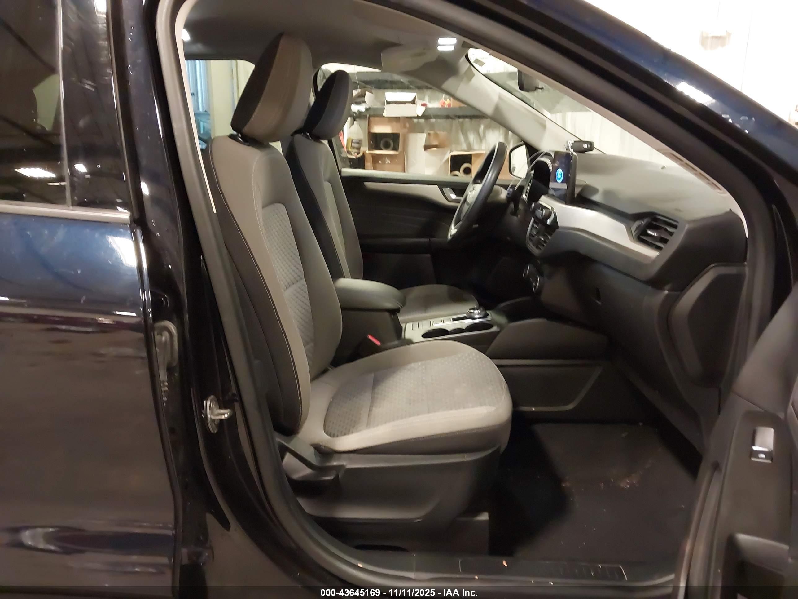 FORD ESCAPE image 5