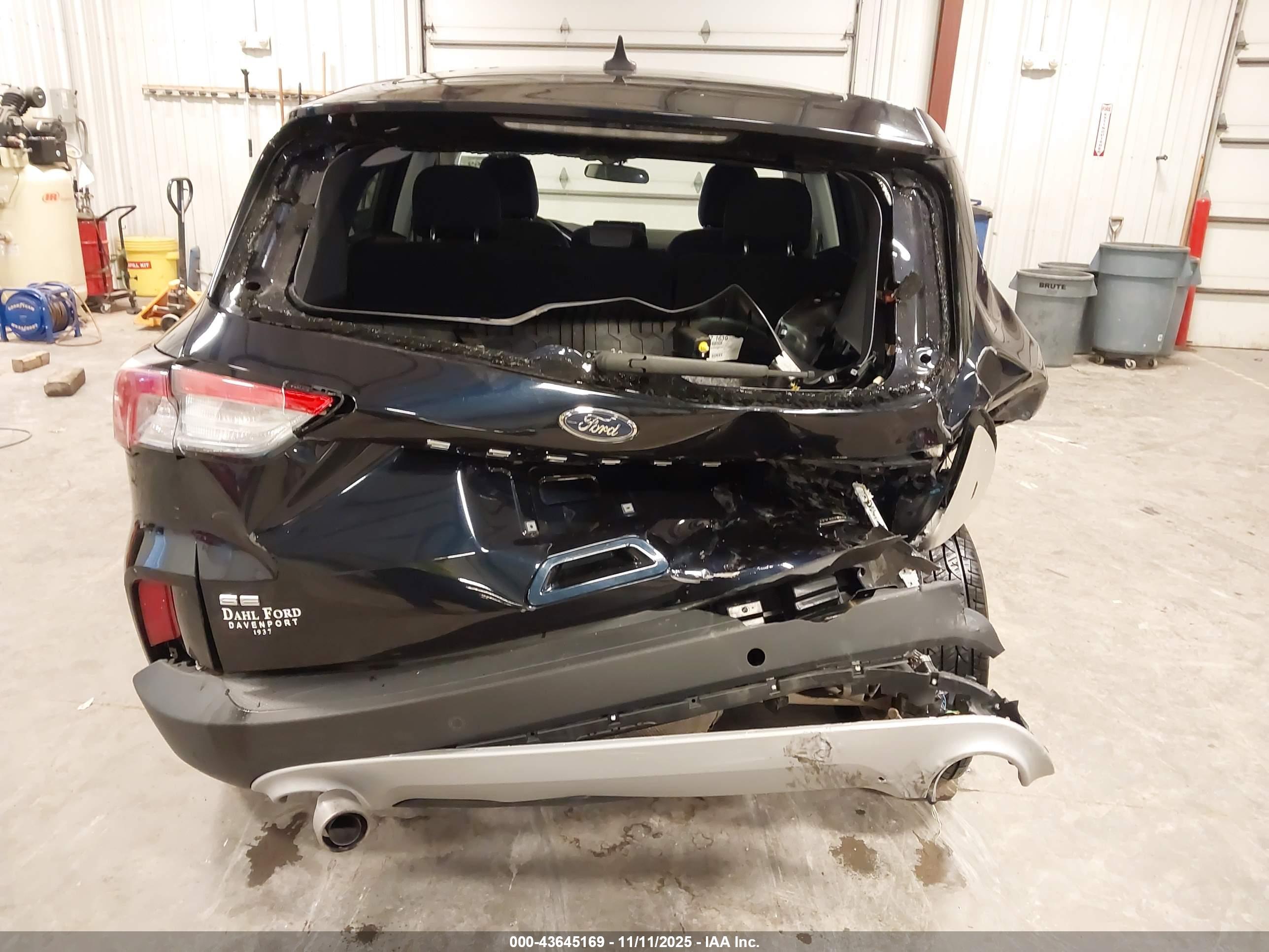 FORD ESCAPE image 6