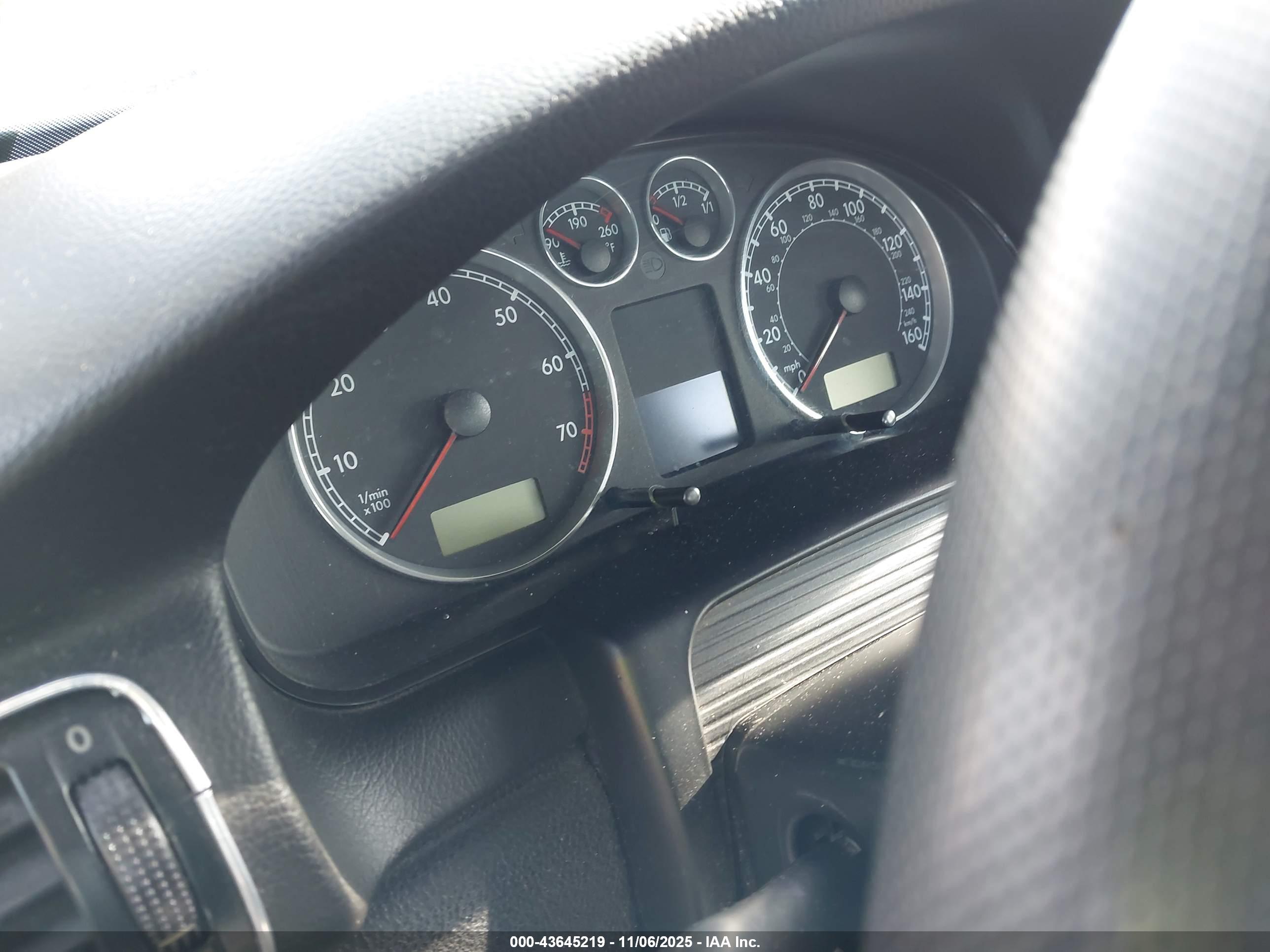 VOLKSWAGEN PASSAT image 7