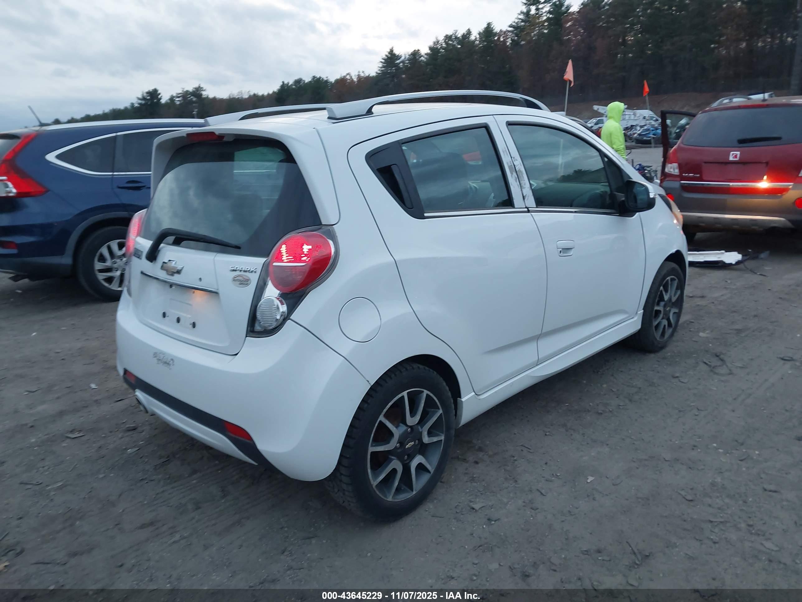 CHEVROLET SPARK image 4