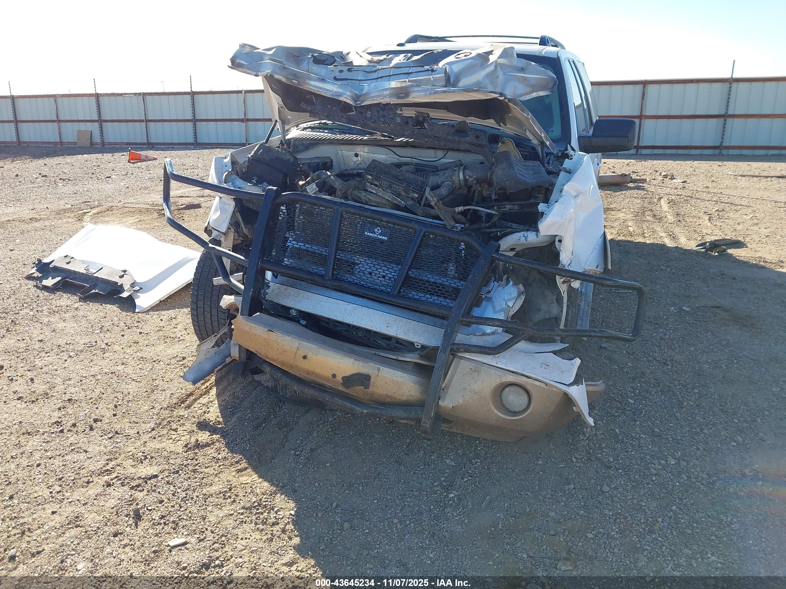 FORD EXPEDITION image 6