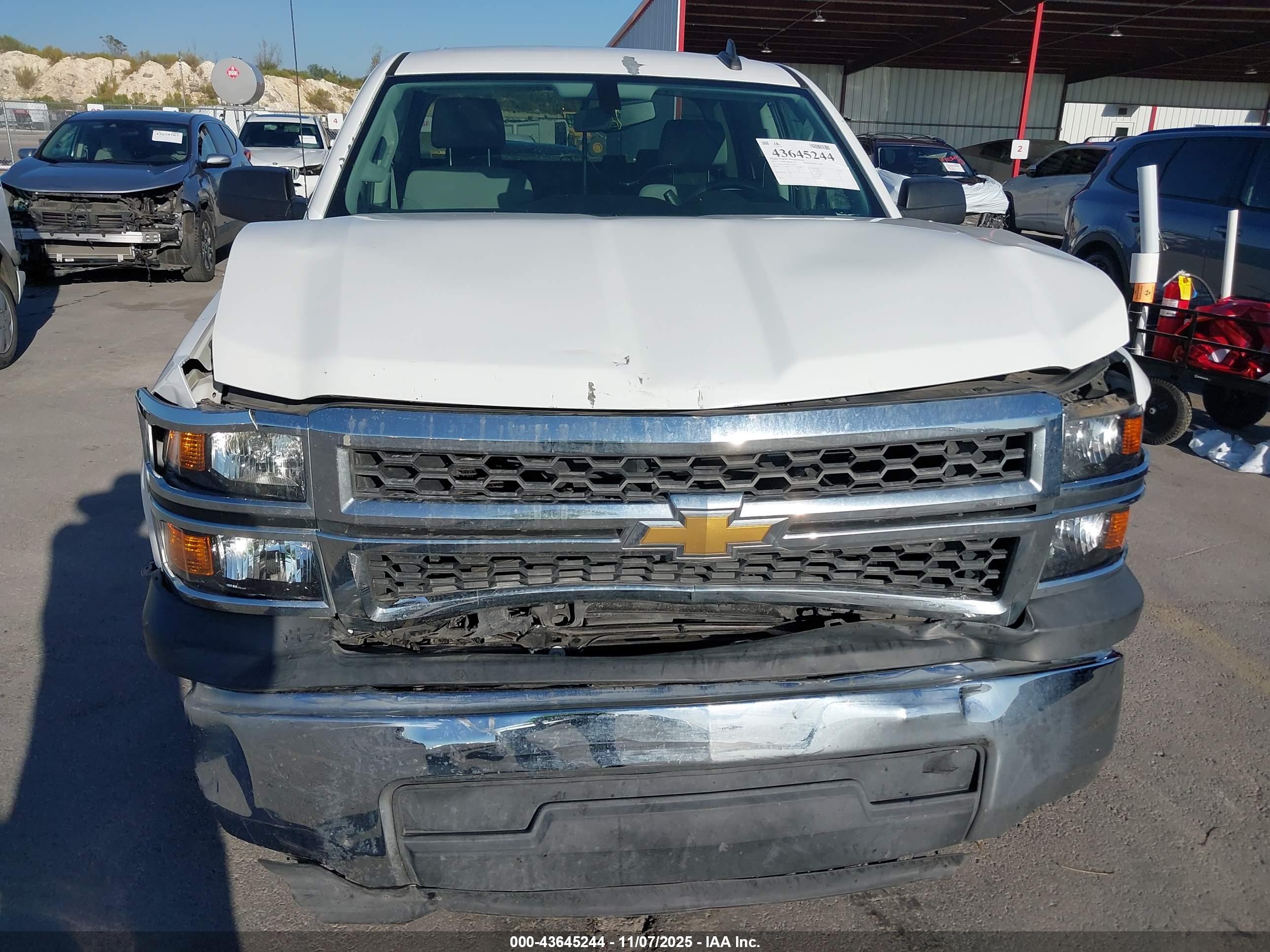 CHEVROLET SILVERADO image 6