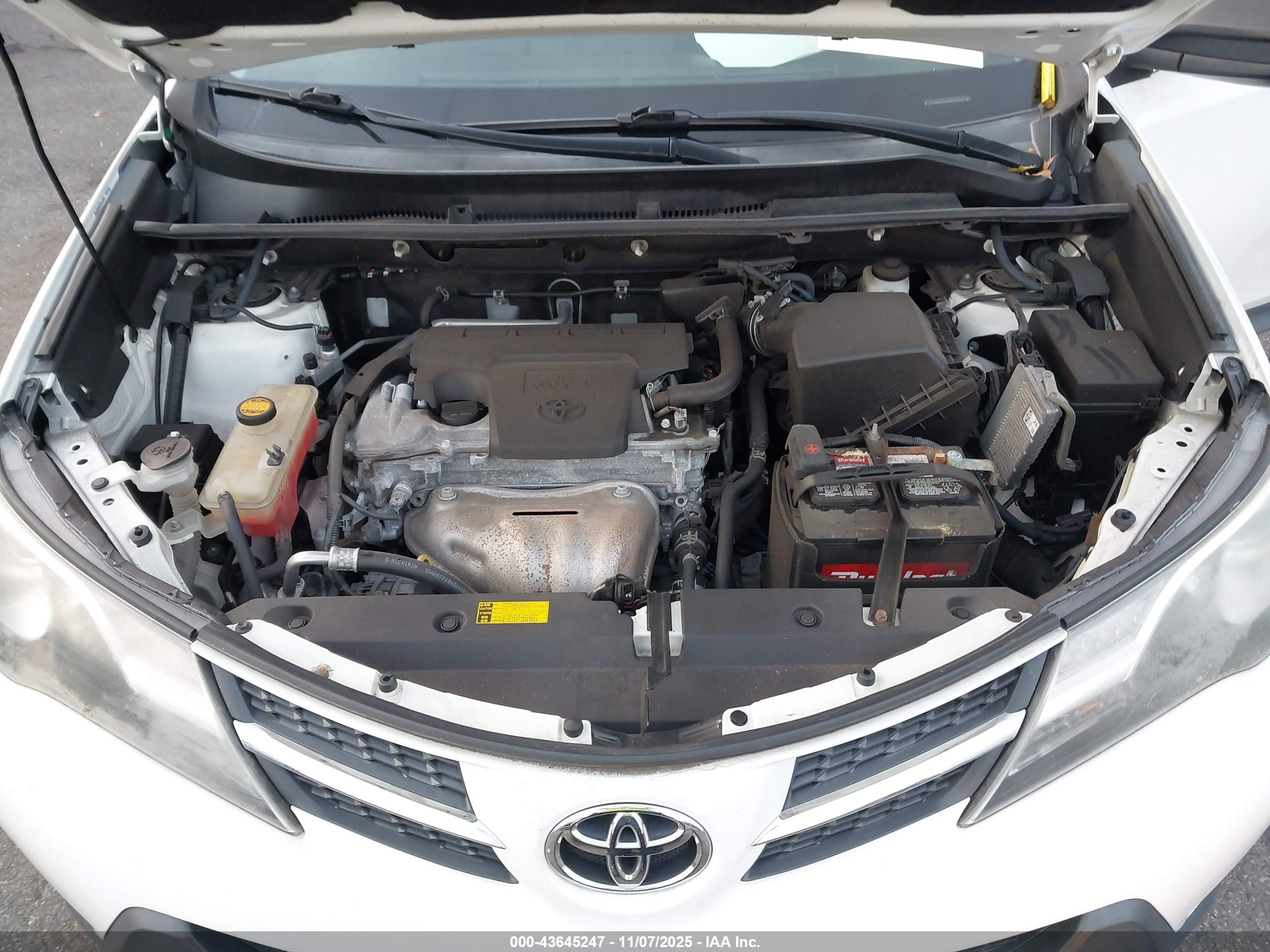 TOYOTA RAV4 image 10