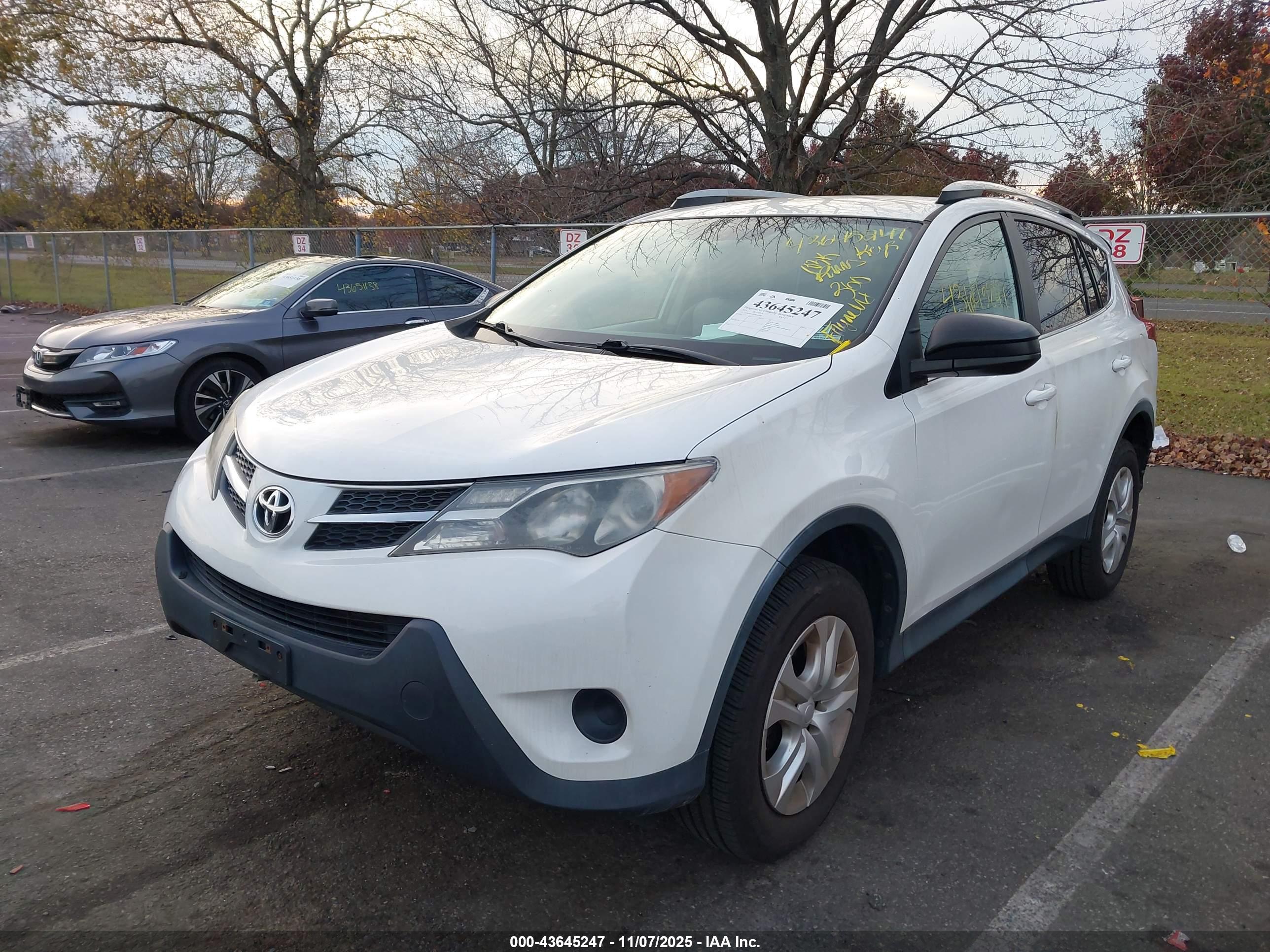 TOYOTA RAV4 image 2