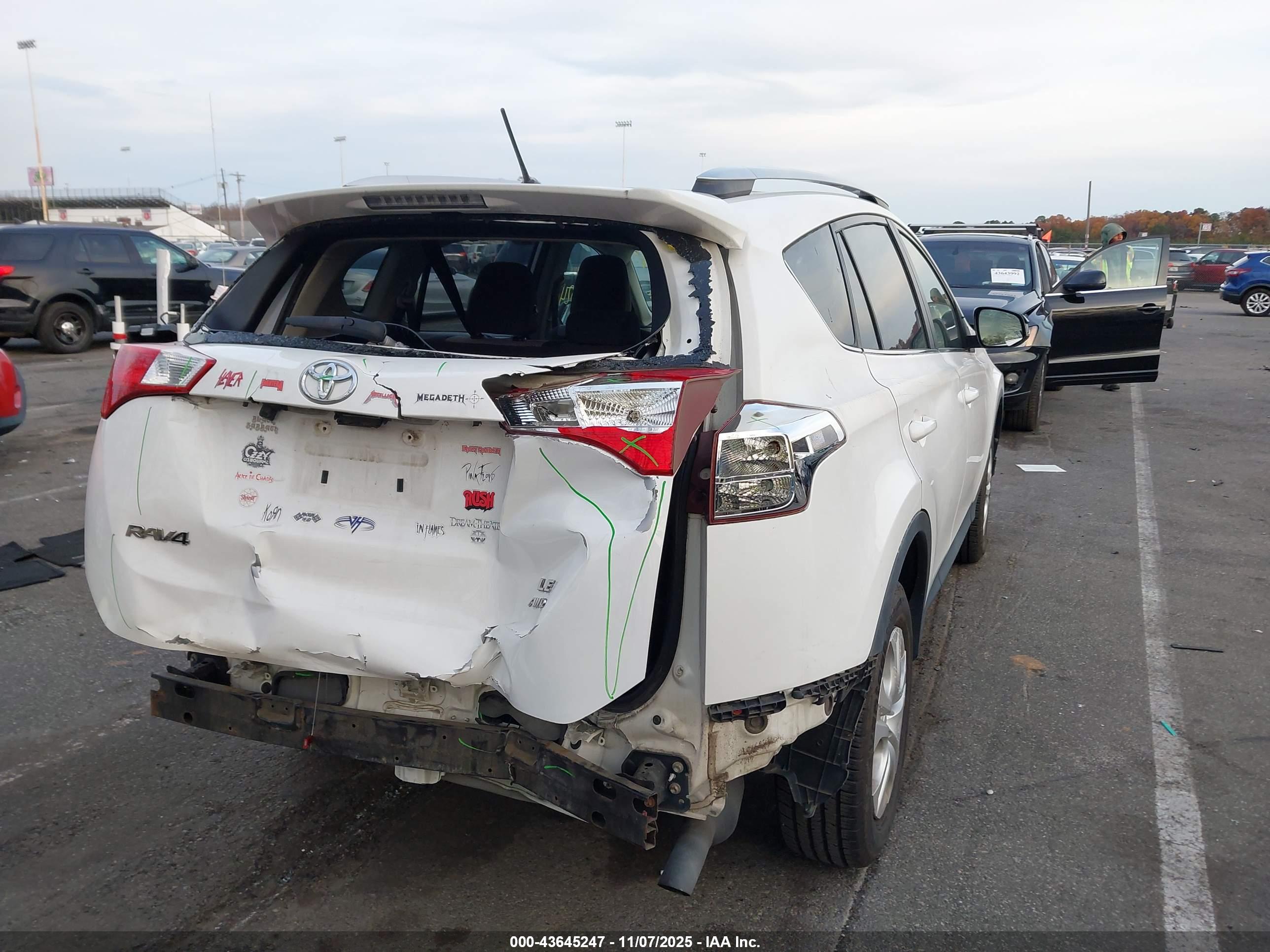 TOYOTA RAV4 image 4