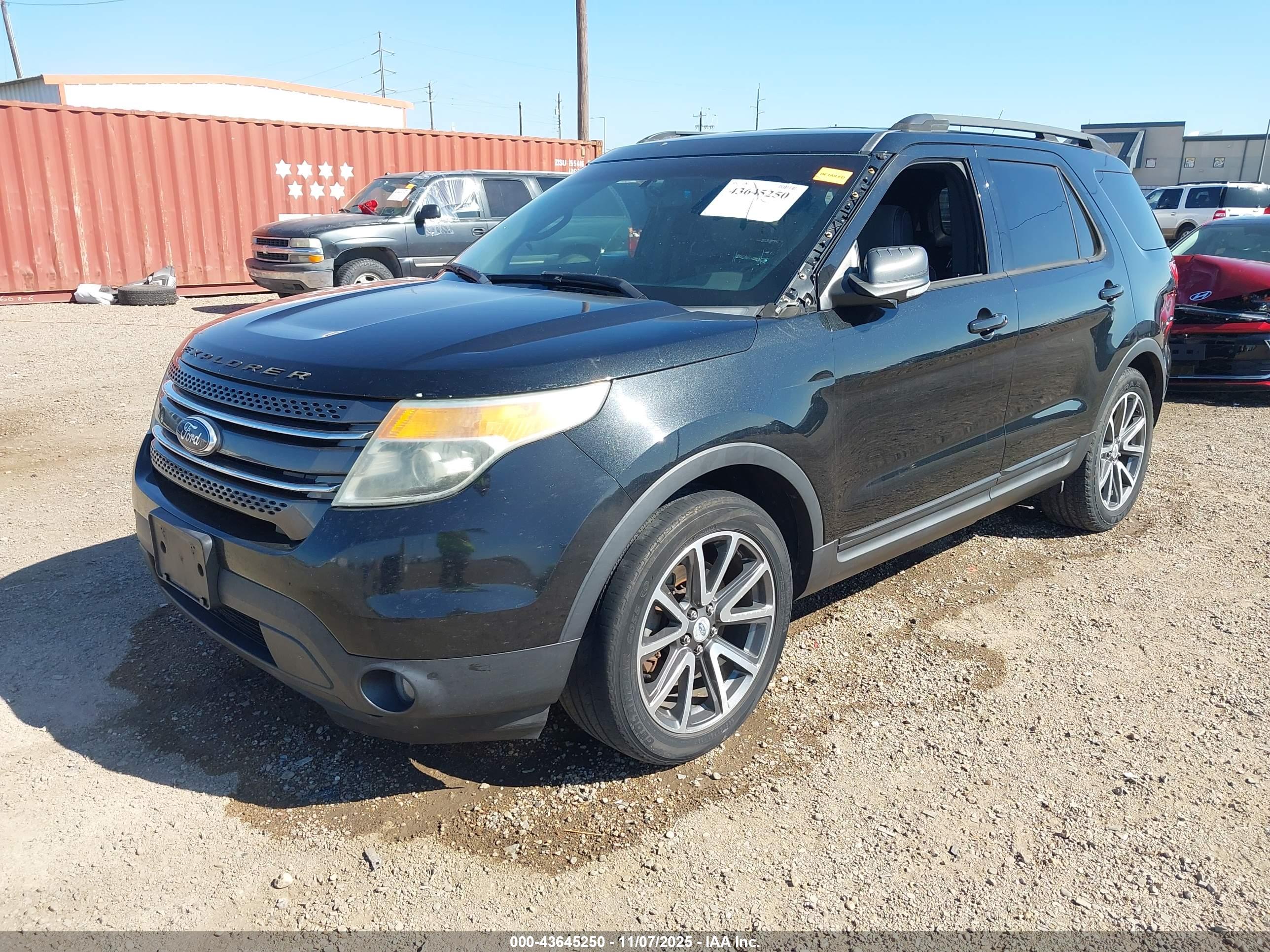 FORD EXPLORER image 2