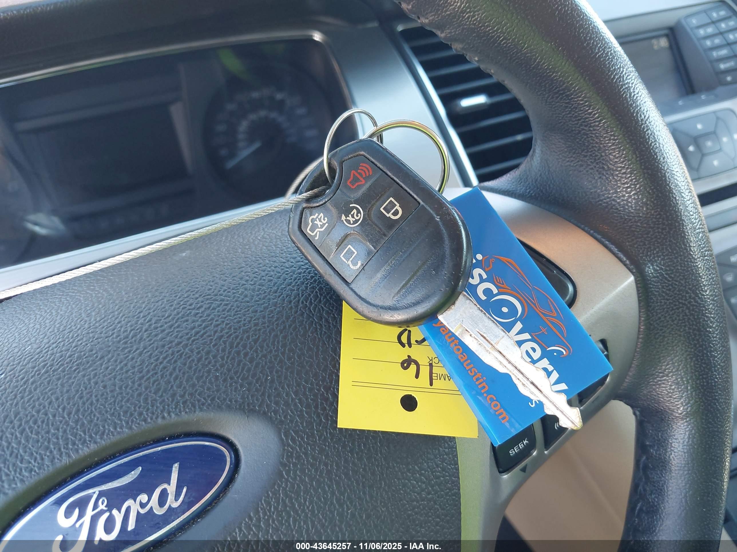 FORD TAURUS image 11