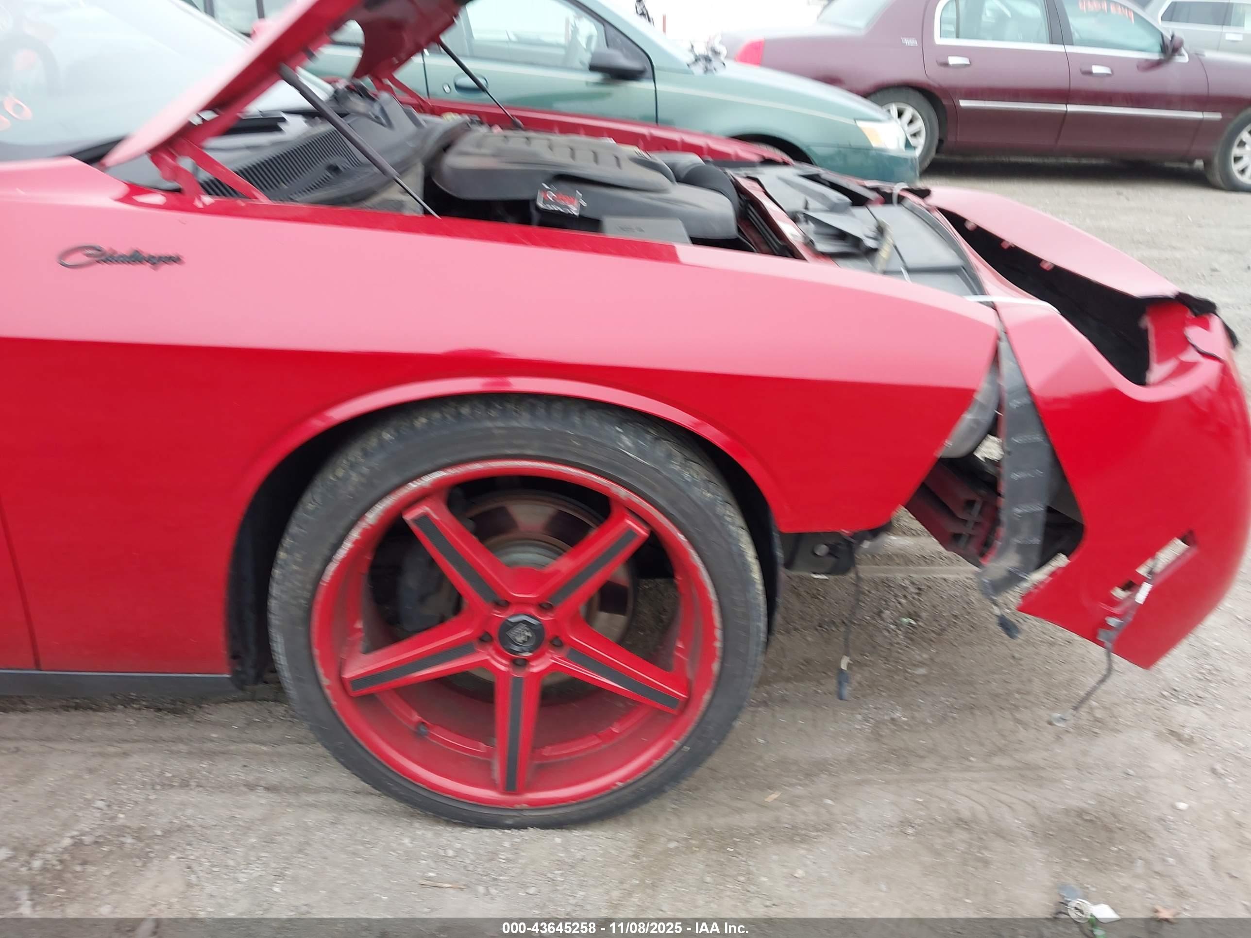 DODGE CHALLENGER image 6
