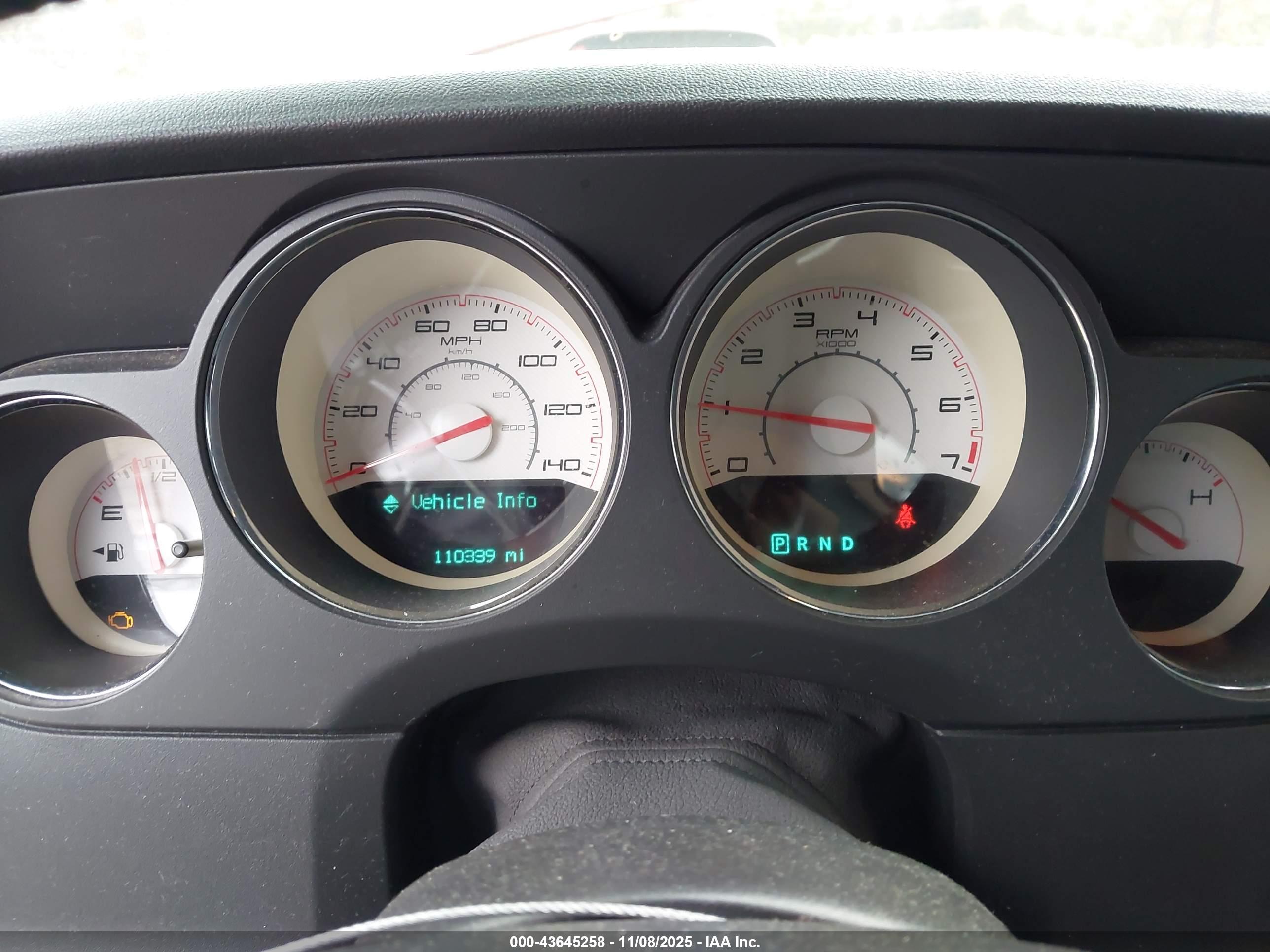 DODGE CHALLENGER image 7