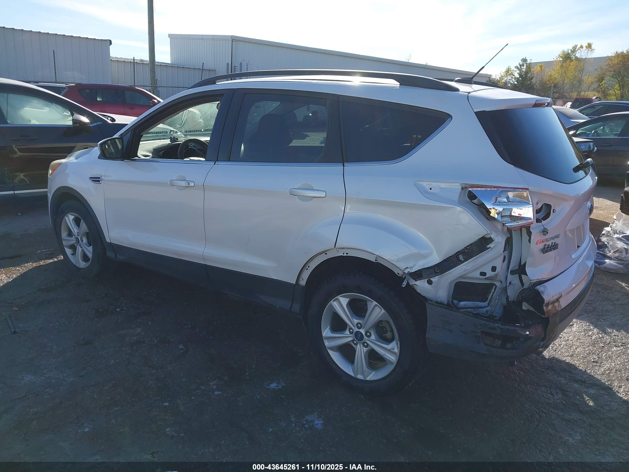 FORD ESCAPE image 3