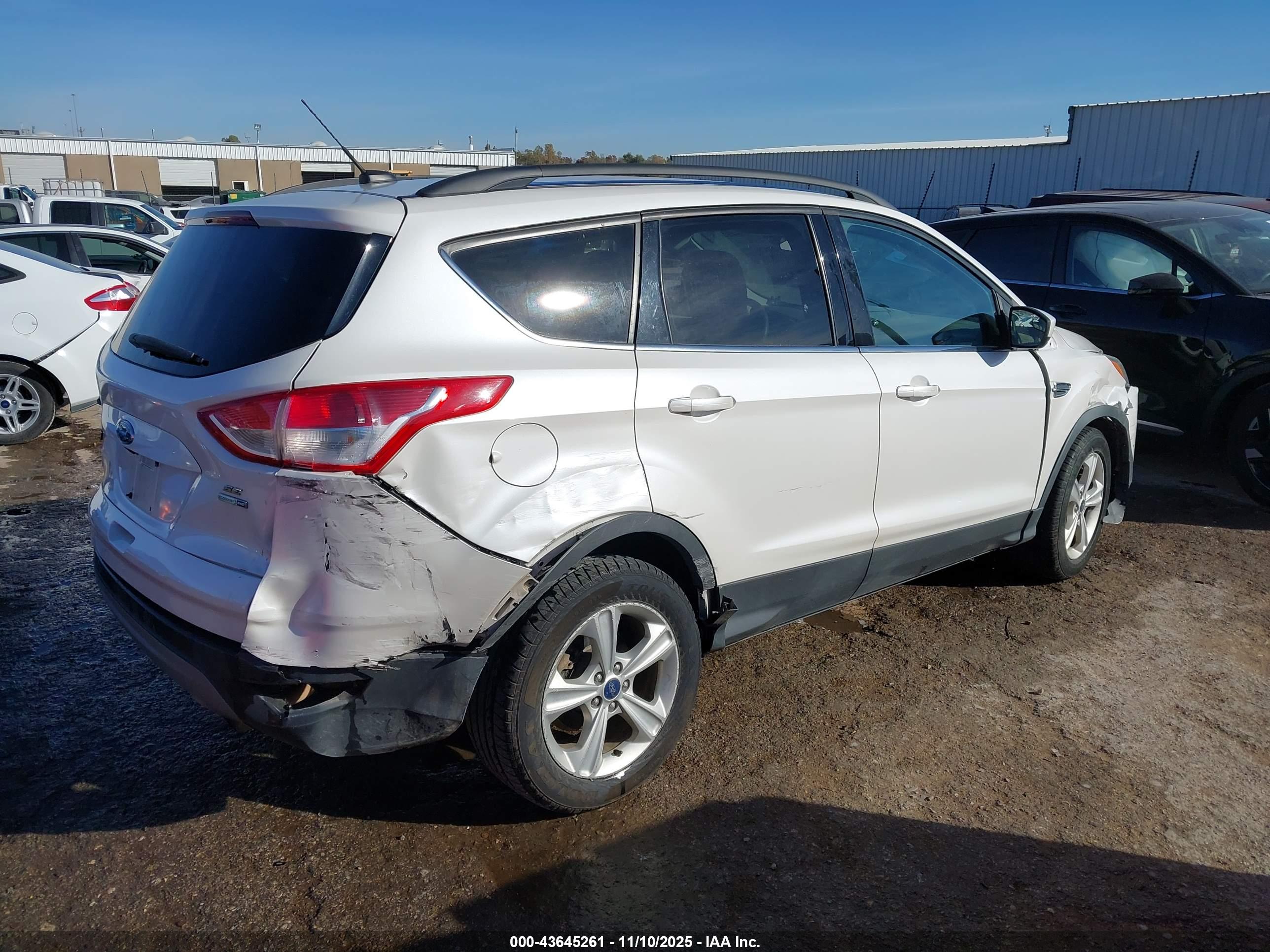 FORD ESCAPE image 4