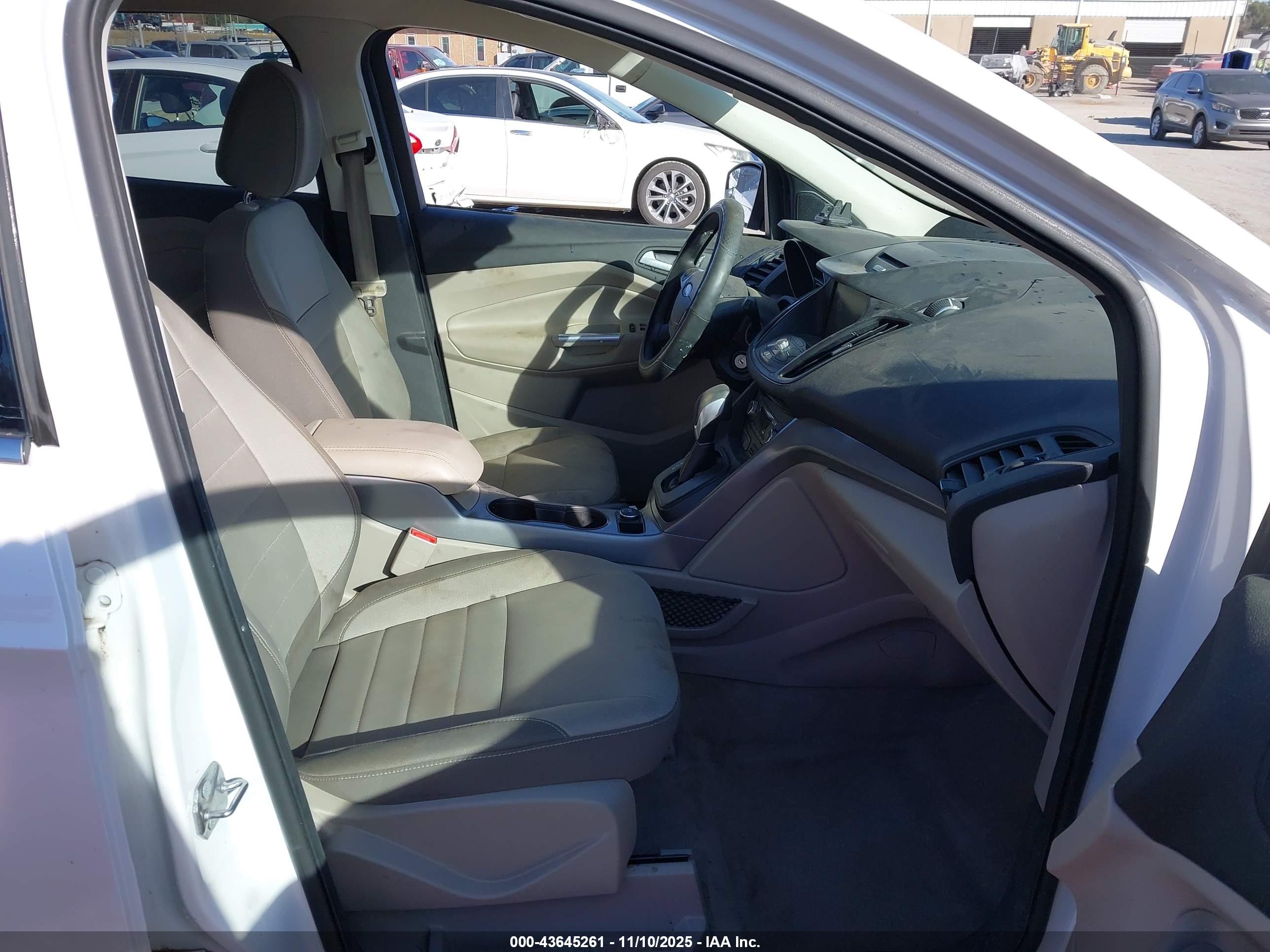 FORD ESCAPE image 5