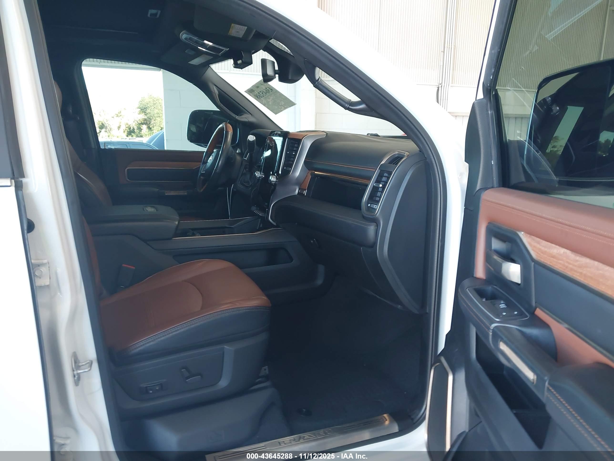 RAM 2500 image 5