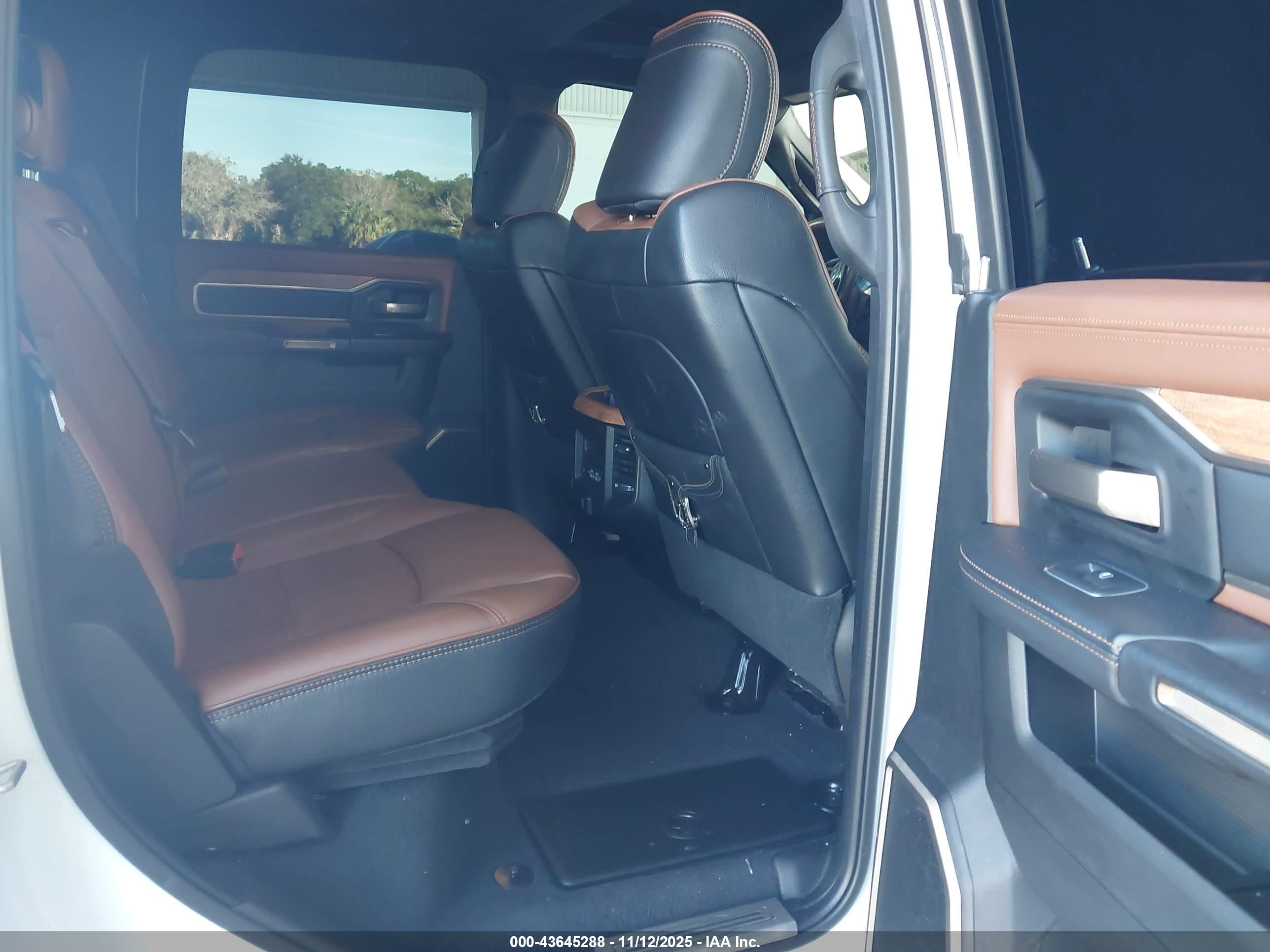 RAM 2500 image 8