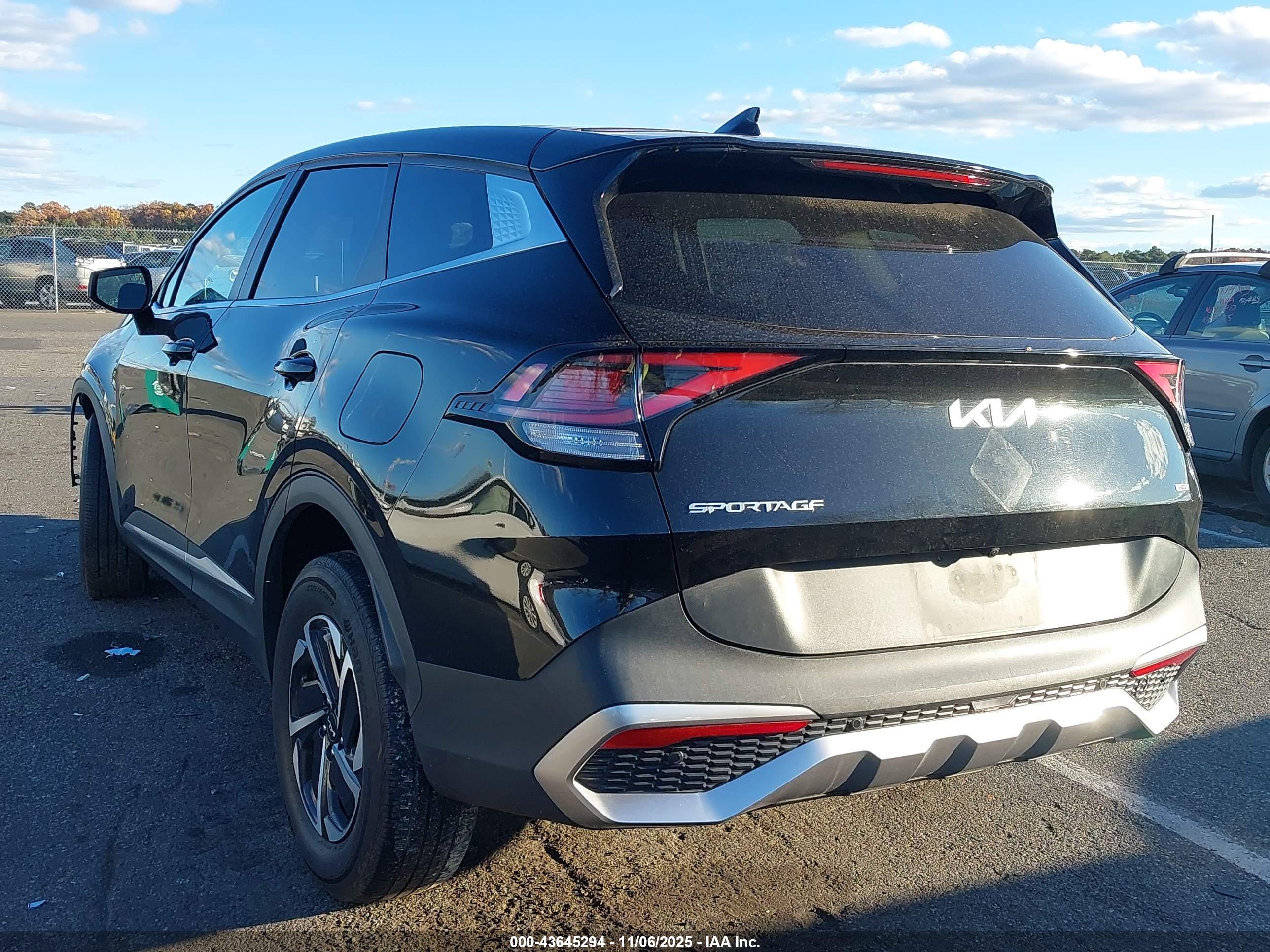 KIA SPORTAGE image 3