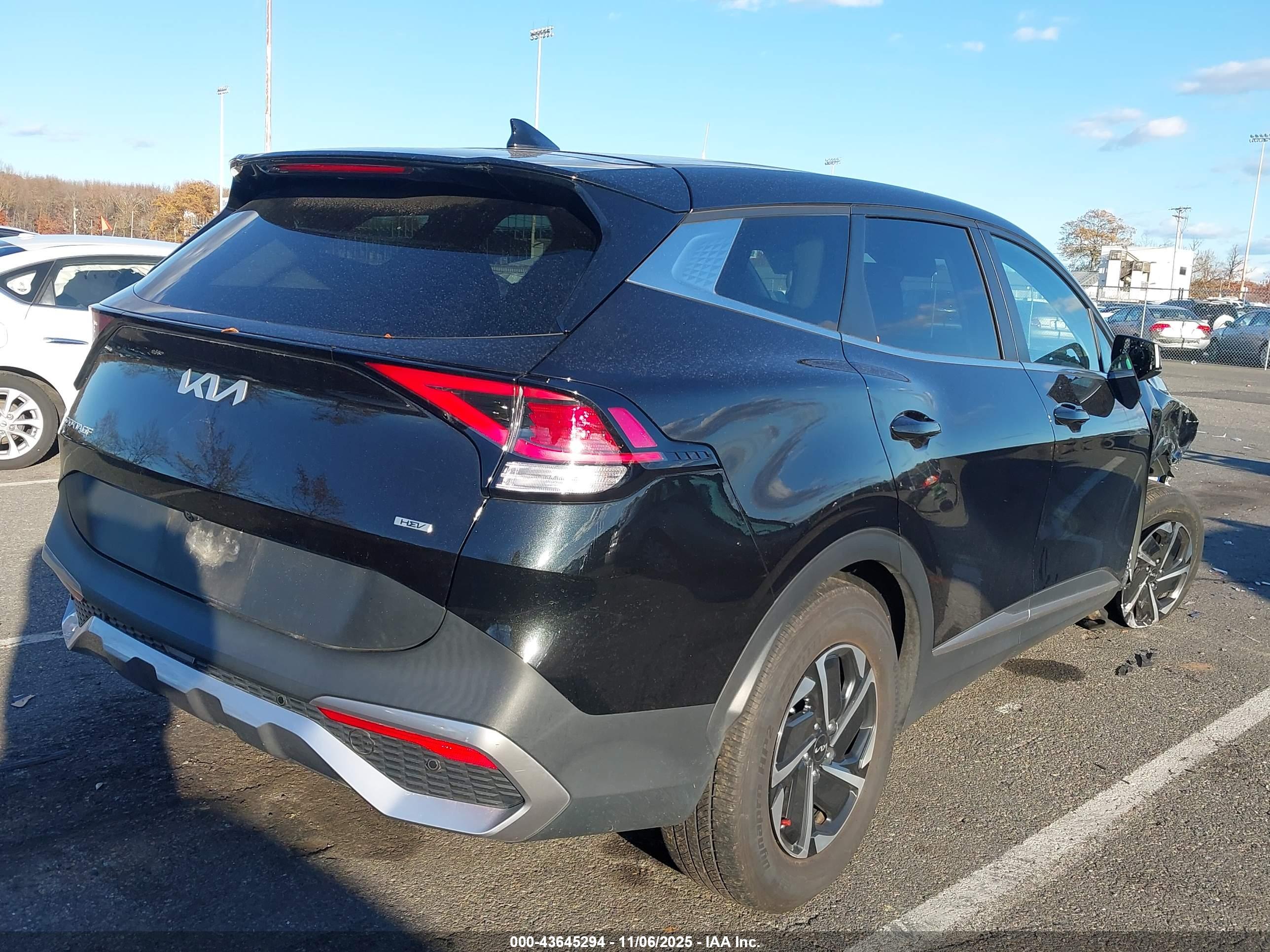 KIA SPORTAGE image 4