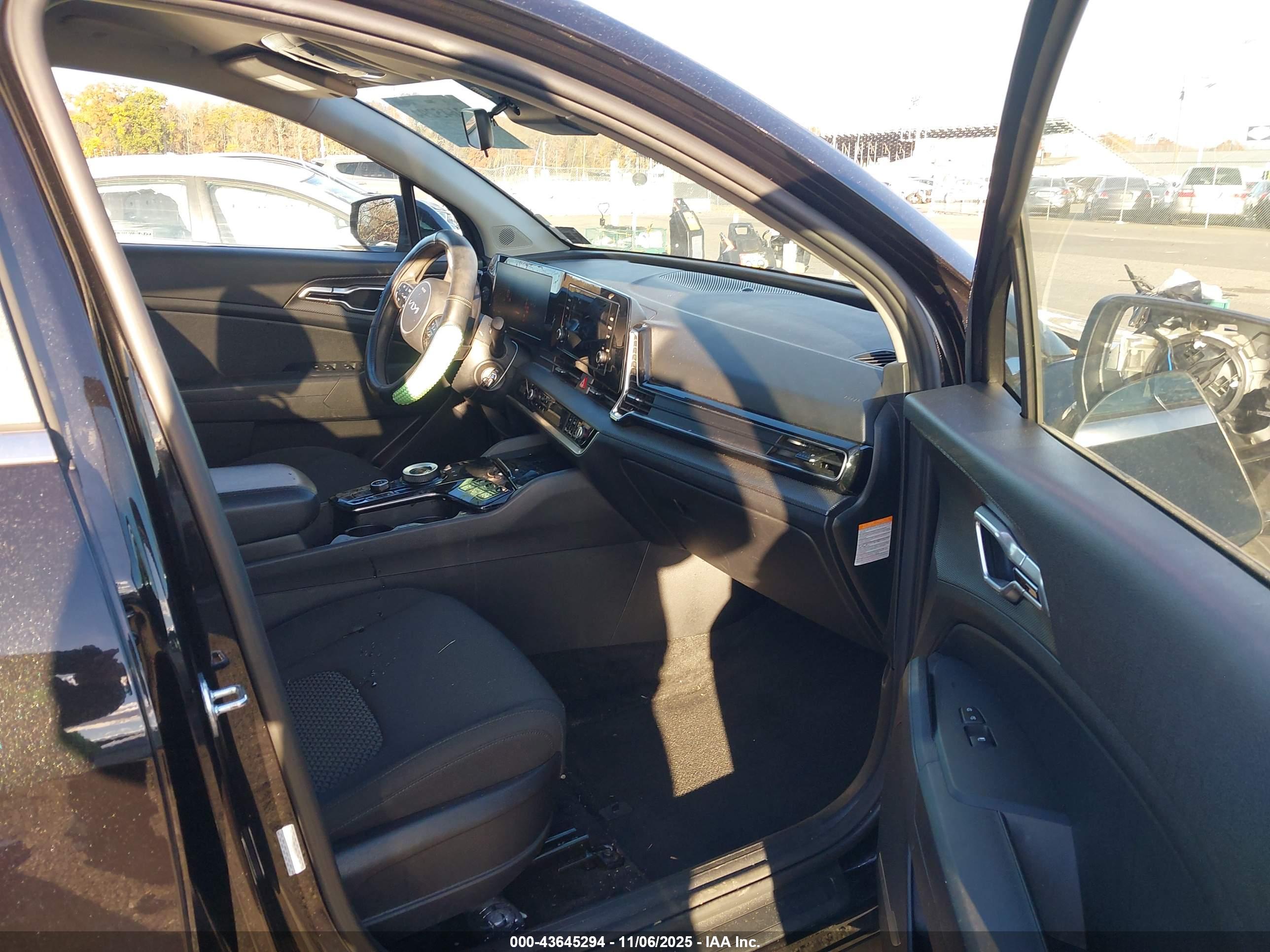 KIA SPORTAGE image 5