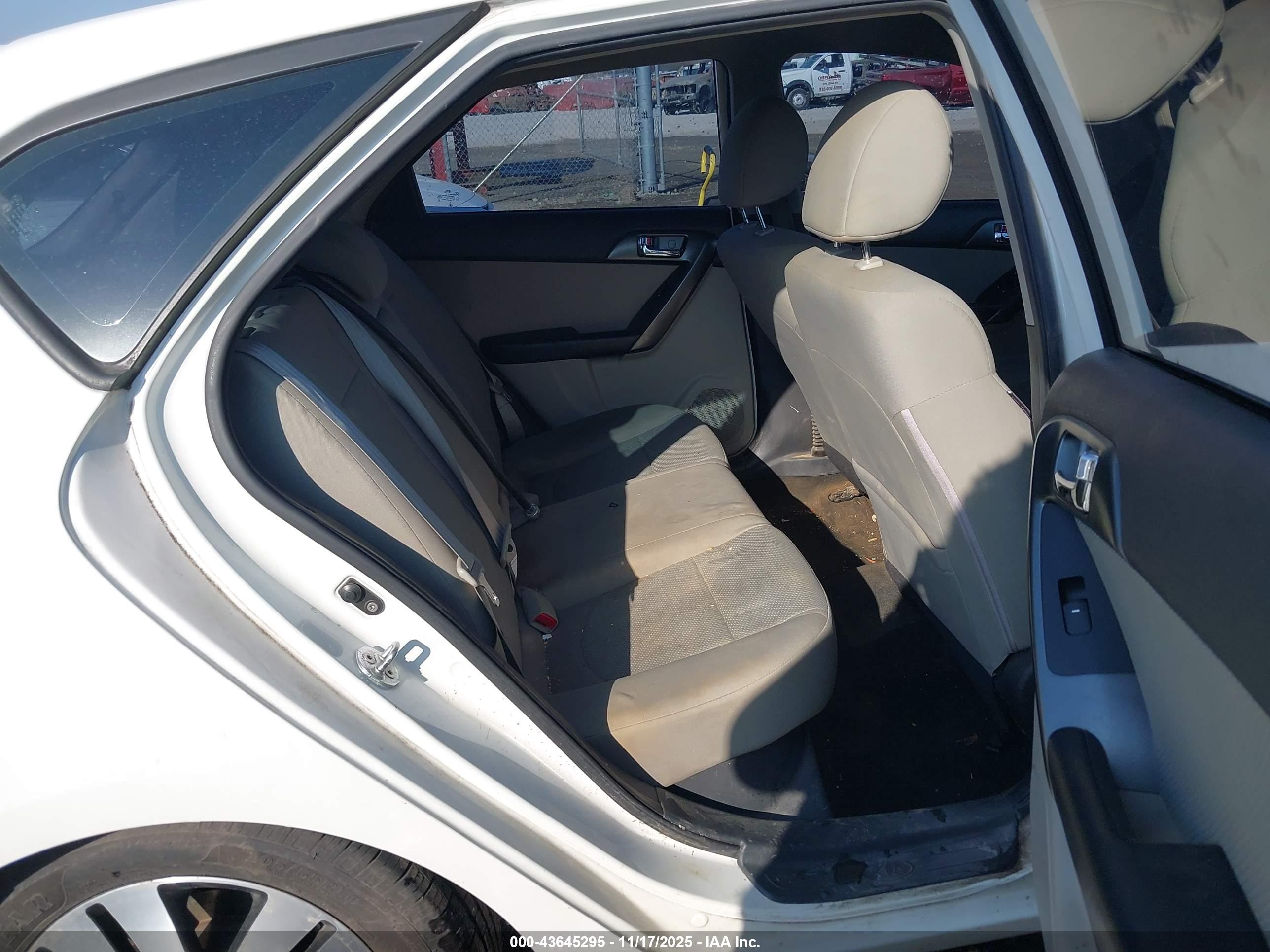 KIA FORTE image 8
