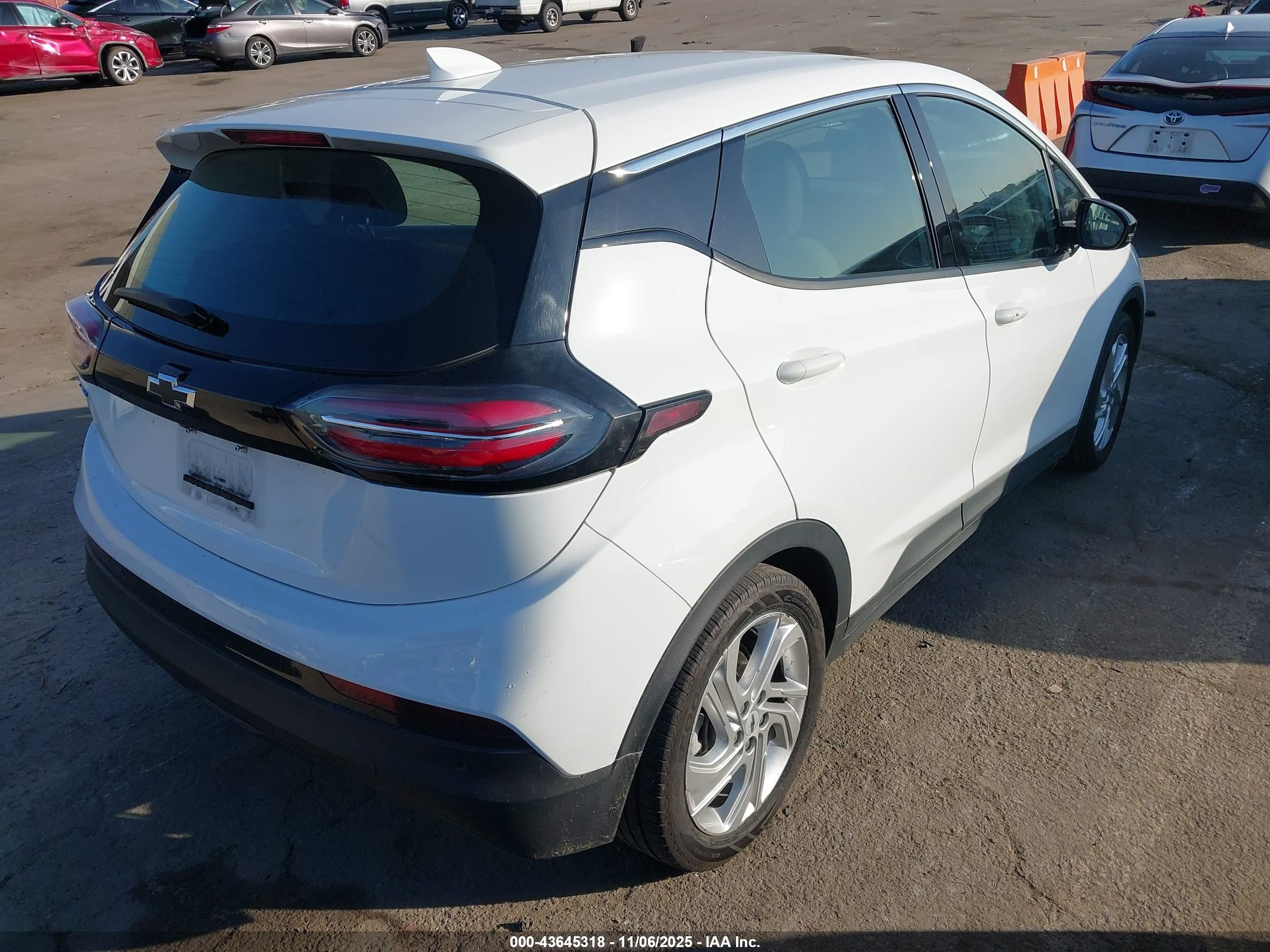 CHEVROLET BOLT image 4